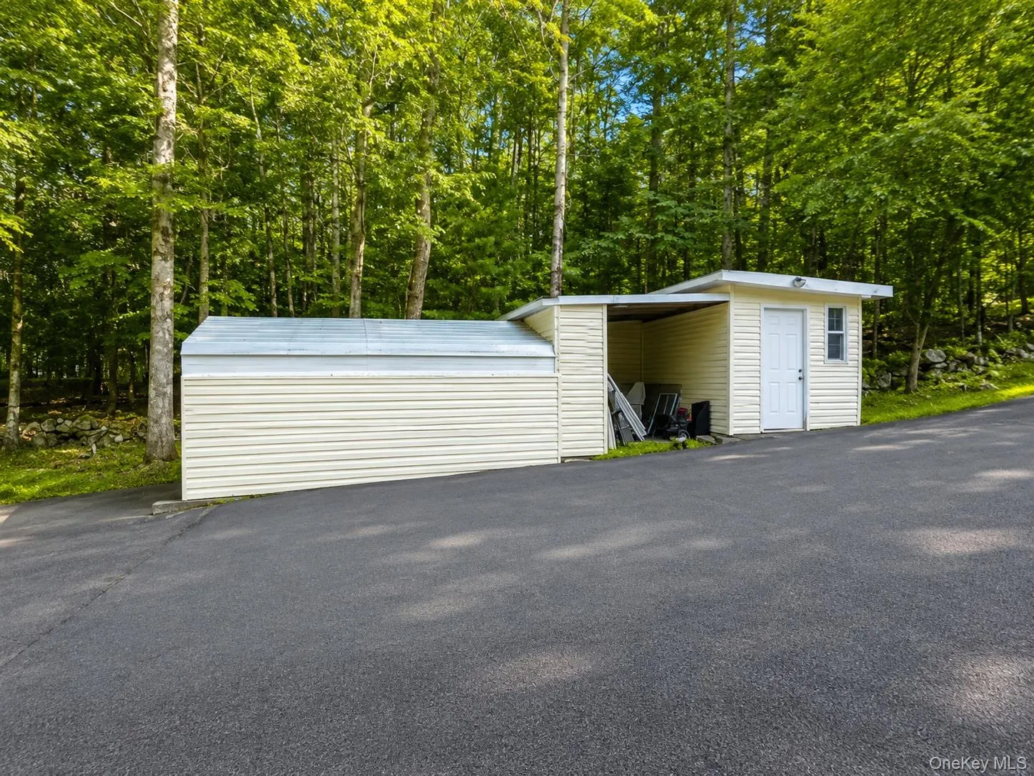 274 Grey Road, Fallsburg, NY, 4 Bedrooms Bedrooms, 9 Rooms Rooms,3 BathroomsBathrooms,Residential,For Rent,Grey,0,1032386 274 Grey Road, Fallsburg, NY, 4 Bedrooms Bedrooms, 9 Rooms Rooms,3 BathroomsBathrooms,Residential,For Rent,Grey,0,1032386