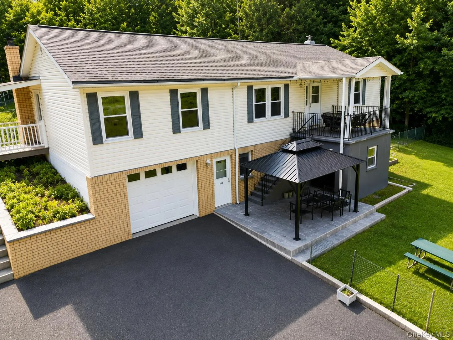 274 Grey Road, Fallsburg, NY, 4 Bedrooms Bedrooms, 9 Rooms Rooms,3 BathroomsBathrooms,Residential,For Rent,Grey,0,1032386 274 Grey Road, Fallsburg, NY, 4 Bedrooms Bedrooms, 9 Rooms Rooms,3 BathroomsBathrooms,Residential,For Rent,Grey,0,1032386