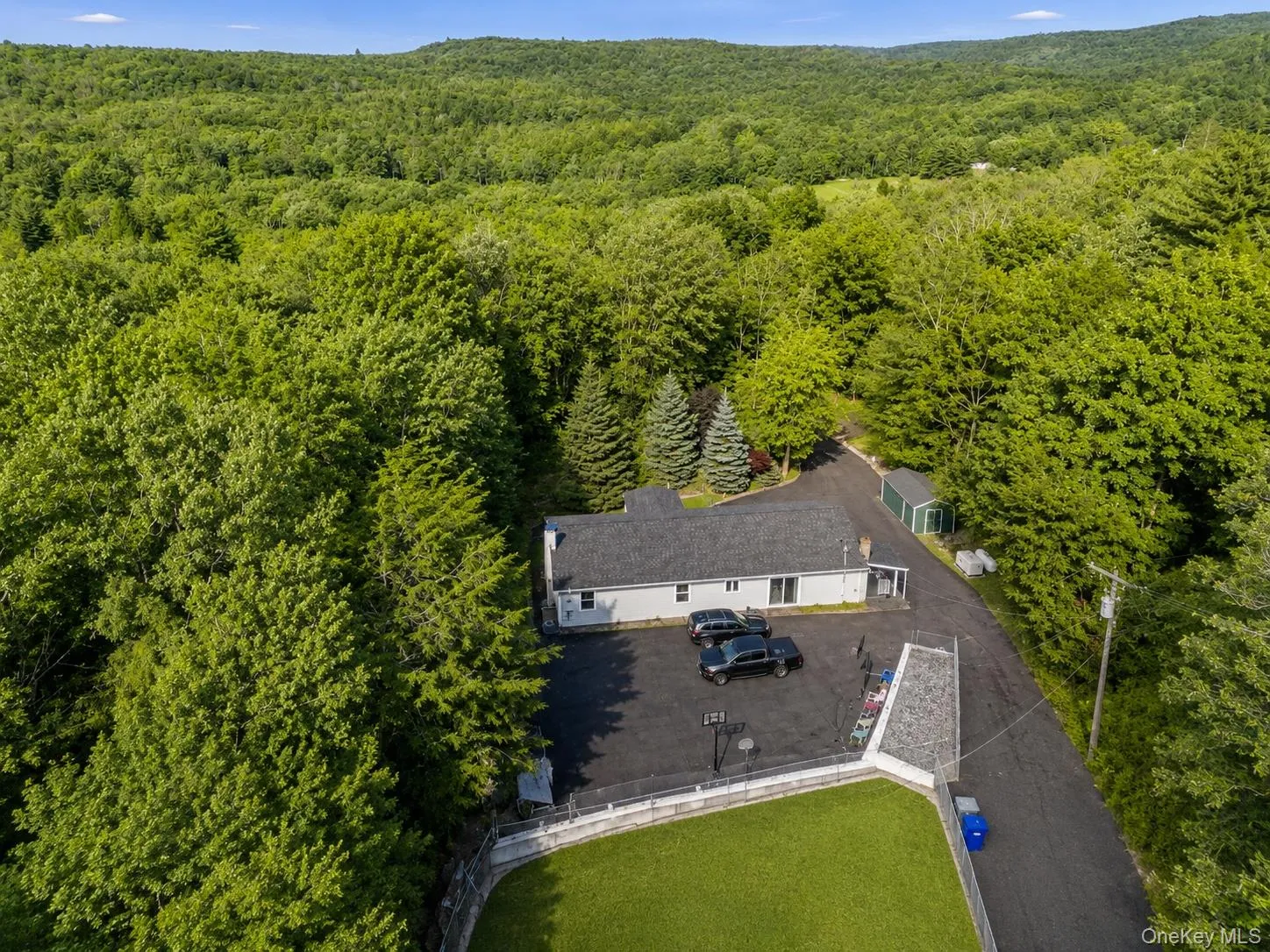 274 Grey Road, Fallsburg, NY, 4 Bedrooms Bedrooms, 9 Rooms Rooms,3 BathroomsBathrooms,Residential,For Rent,Grey,0,1032386 274 Grey Road, Fallsburg, NY, 4 Bedrooms Bedrooms, 9 Rooms Rooms,3 BathroomsBathrooms,Residential,For Rent,Grey,0,1032386
