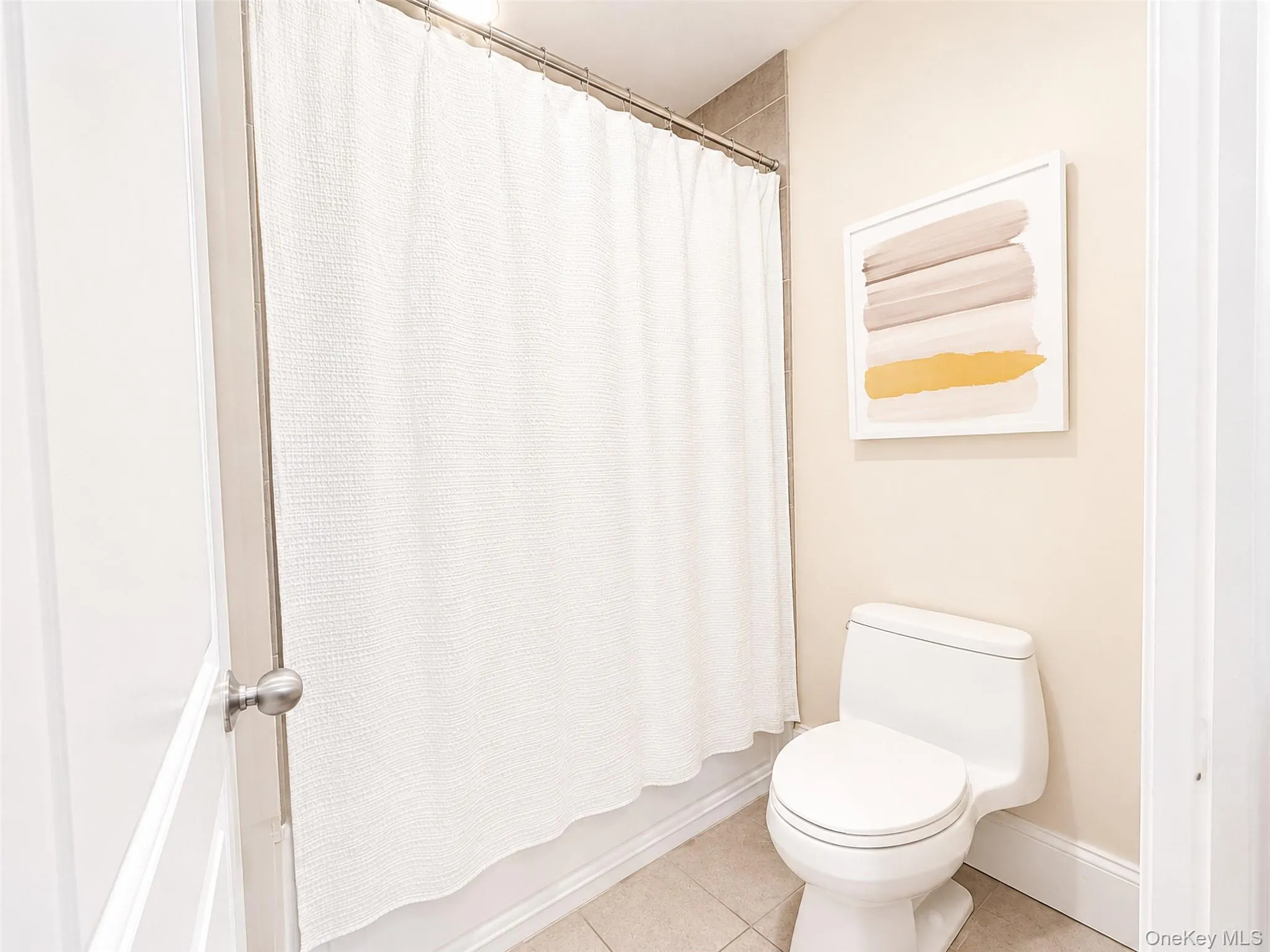 A full bathroom with tub and shower is conveniently located adjacent to the loft and bonus room, providing comfort and flexibility for guests or additional living space. A full bathroom with tub and shower is conveniently located adjacent to the loft and bonus room, providing comfort and flexibility for guests or additional living space.