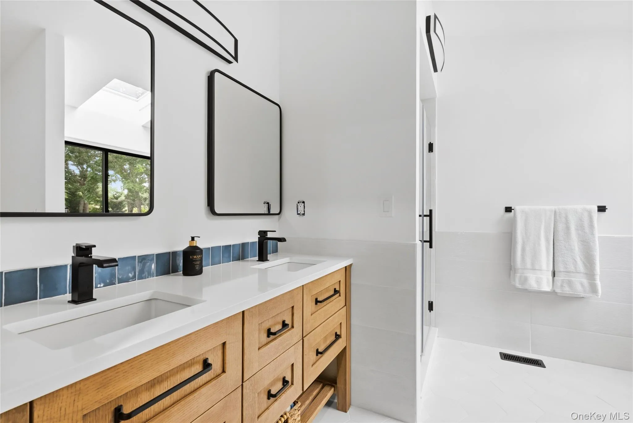 98 Old Farm Road, Southampton, NY, 3 Bedrooms Bedrooms, 9 Rooms Rooms,2 BathroomsBathrooms,Residential,For Rent,Old Farm,0,1032391 98 Old Farm Road, Southampton, NY, 3 Bedrooms Bedrooms, 9 Rooms Rooms,2 BathroomsBathrooms,Residential,For Rent,Old Farm,0,1032391
