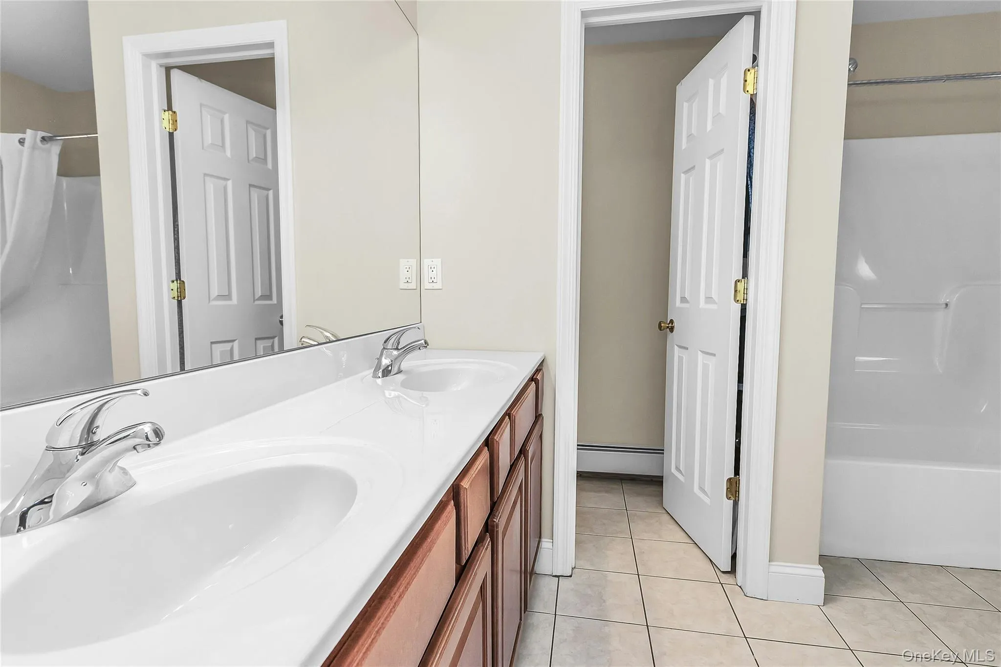 1025 Seawood Drive, Southold, NY, 4 Bedrooms Bedrooms, 8 Rooms Rooms,3 BathroomsBathrooms,Residential,For Rent,Seawood,0,1032396 1025 Seawood Drive, Southold, NY, 4 Bedrooms Bedrooms, 8 Rooms Rooms,3 BathroomsBathrooms,Residential,For Rent,Seawood,0,1032396