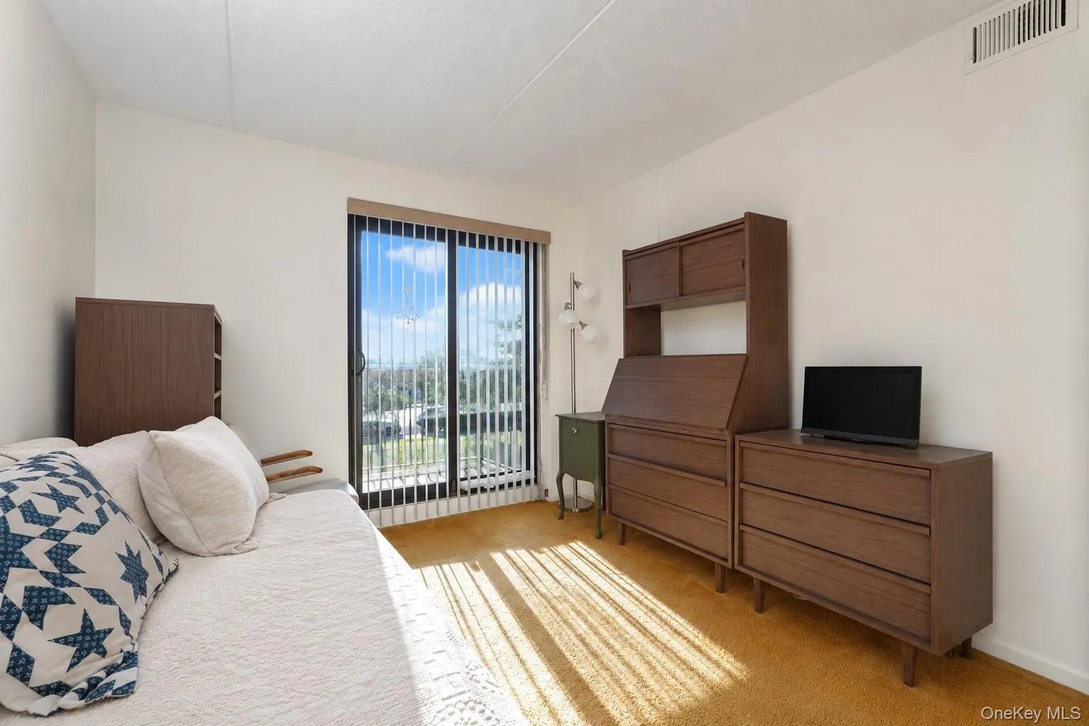 10 Windham Loop, New York, NY, 2 Bedrooms Bedrooms, 5 Rooms Rooms,1 BathroomBathrooms,Residential,For Rent,Windham,0,1032401 10 Windham Loop, New York, NY, 2 Bedrooms Bedrooms, 5 Rooms Rooms,1 BathroomBathrooms,Residential,For Rent,Windham,0,1032401