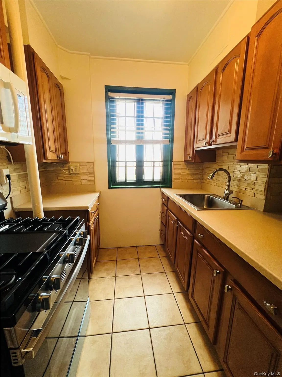 1595 Unionport Road, New York, NY, 2 Bedrooms Bedrooms, 4 Rooms Rooms,1 BathroomBathrooms,Residential,For Rent,Unionport,0,1032422 1595 Unionport Road, New York, NY, 2 Bedrooms Bedrooms, 4 Rooms Rooms,1 BathroomBathrooms,Residential,For Rent,Unionport,0,1032422