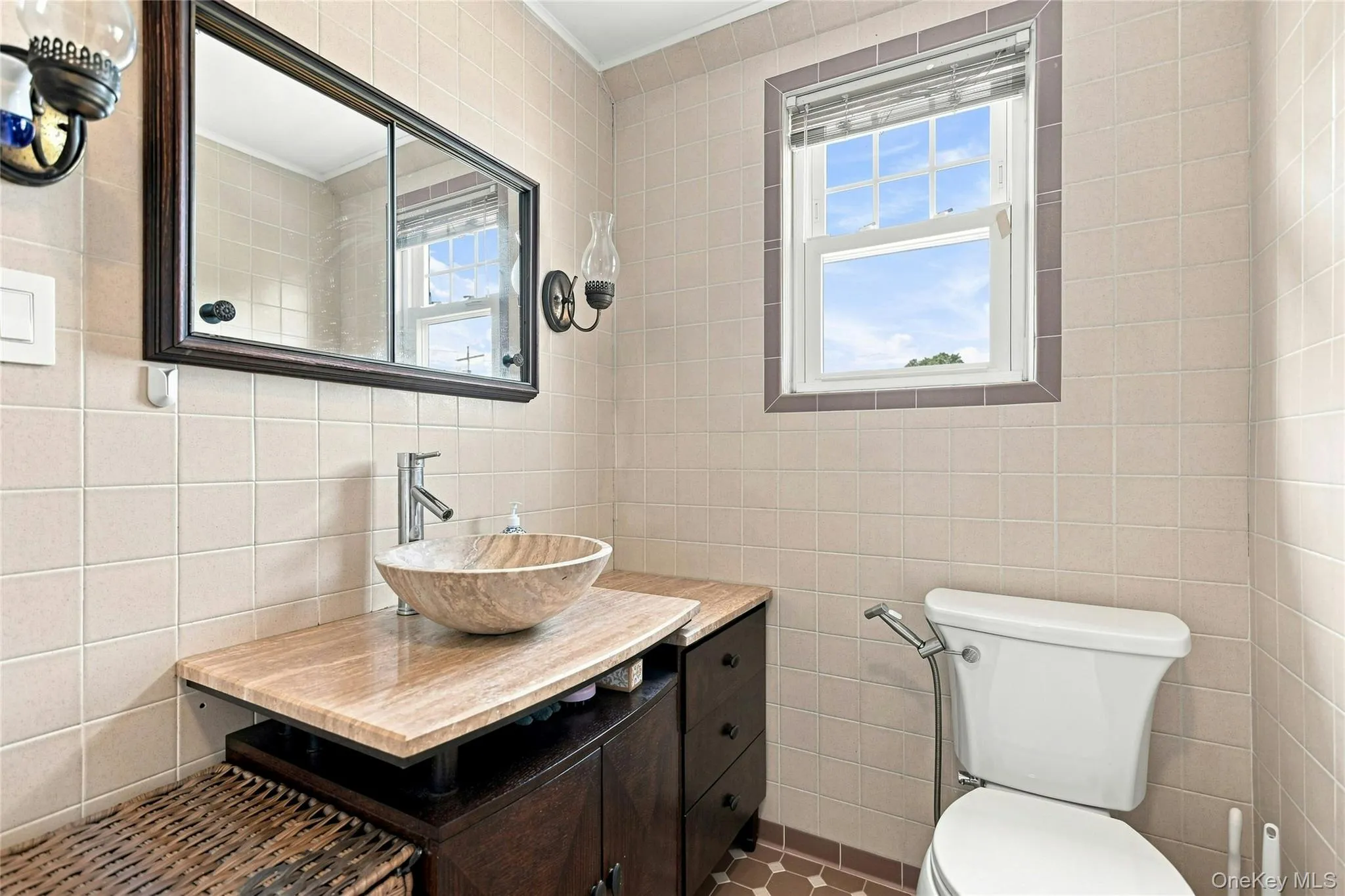 148 Canterbury Road, North Hempstead, NY, 2 Bedrooms Bedrooms, 5 Rooms Rooms,1 BathroomBathrooms,Residential,For Rent,Canterbury,0,1032426 148 Canterbury Road, North Hempstead, NY, 2 Bedrooms Bedrooms, 5 Rooms Rooms,1 BathroomBathrooms,Residential,For Rent,Canterbury,0,1032426