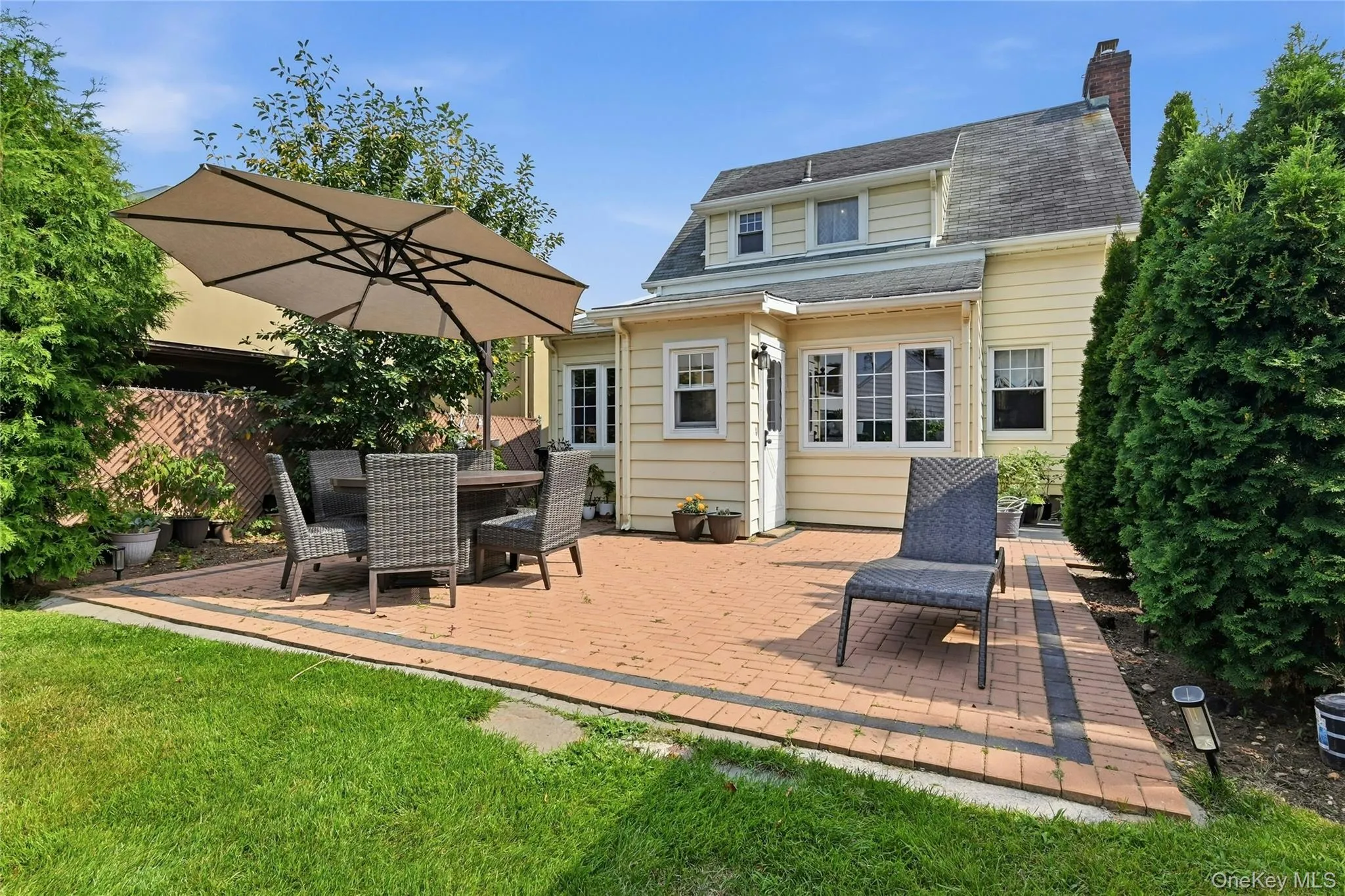 148 Canterbury Road, North Hempstead, NY, 2 Bedrooms Bedrooms, 5 Rooms Rooms,1 BathroomBathrooms,Residential,For Rent,Canterbury,0,1032426 148 Canterbury Road, North Hempstead, NY, 2 Bedrooms Bedrooms, 5 Rooms Rooms,1 BathroomBathrooms,Residential,For Rent,Canterbury,0,1032426
