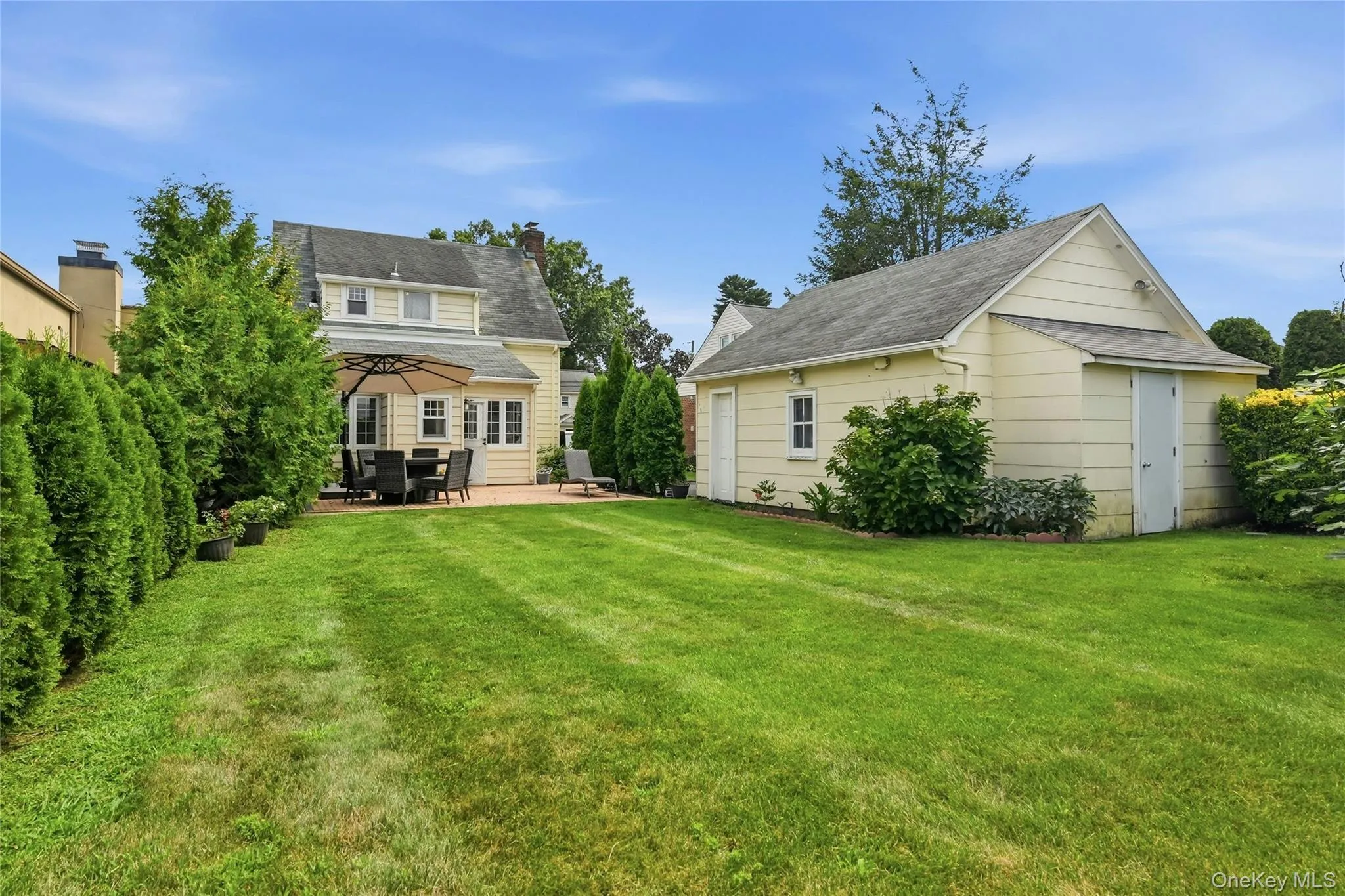 148 Canterbury Road, North Hempstead, NY, 2 Bedrooms Bedrooms, 5 Rooms Rooms,1 BathroomBathrooms,Residential,For Rent,Canterbury,0,1032426 148 Canterbury Road, North Hempstead, NY, 2 Bedrooms Bedrooms, 5 Rooms Rooms,1 BathroomBathrooms,Residential,For Rent,Canterbury,0,1032426