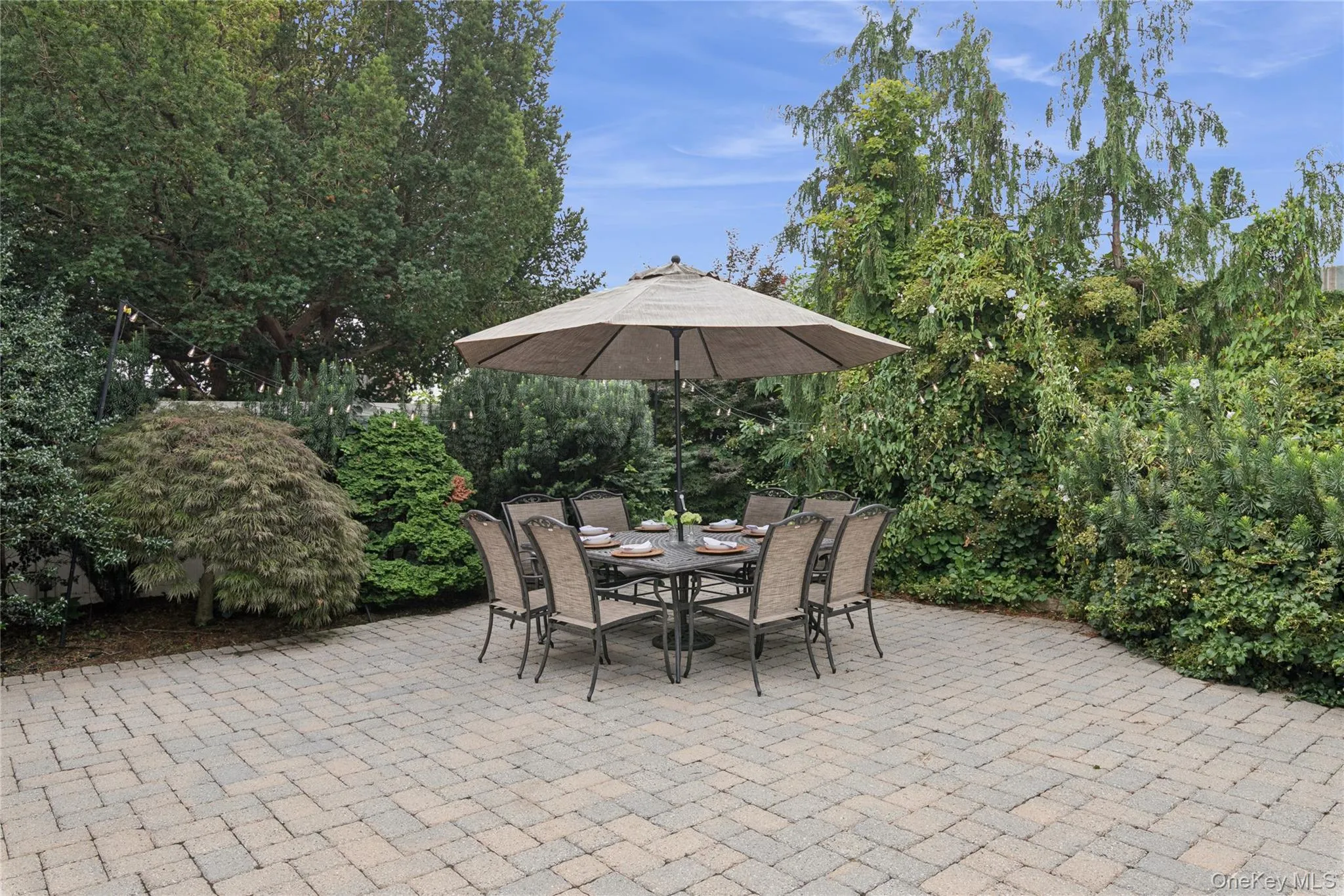 Private and serene backyard patio Private and serene backyard patio