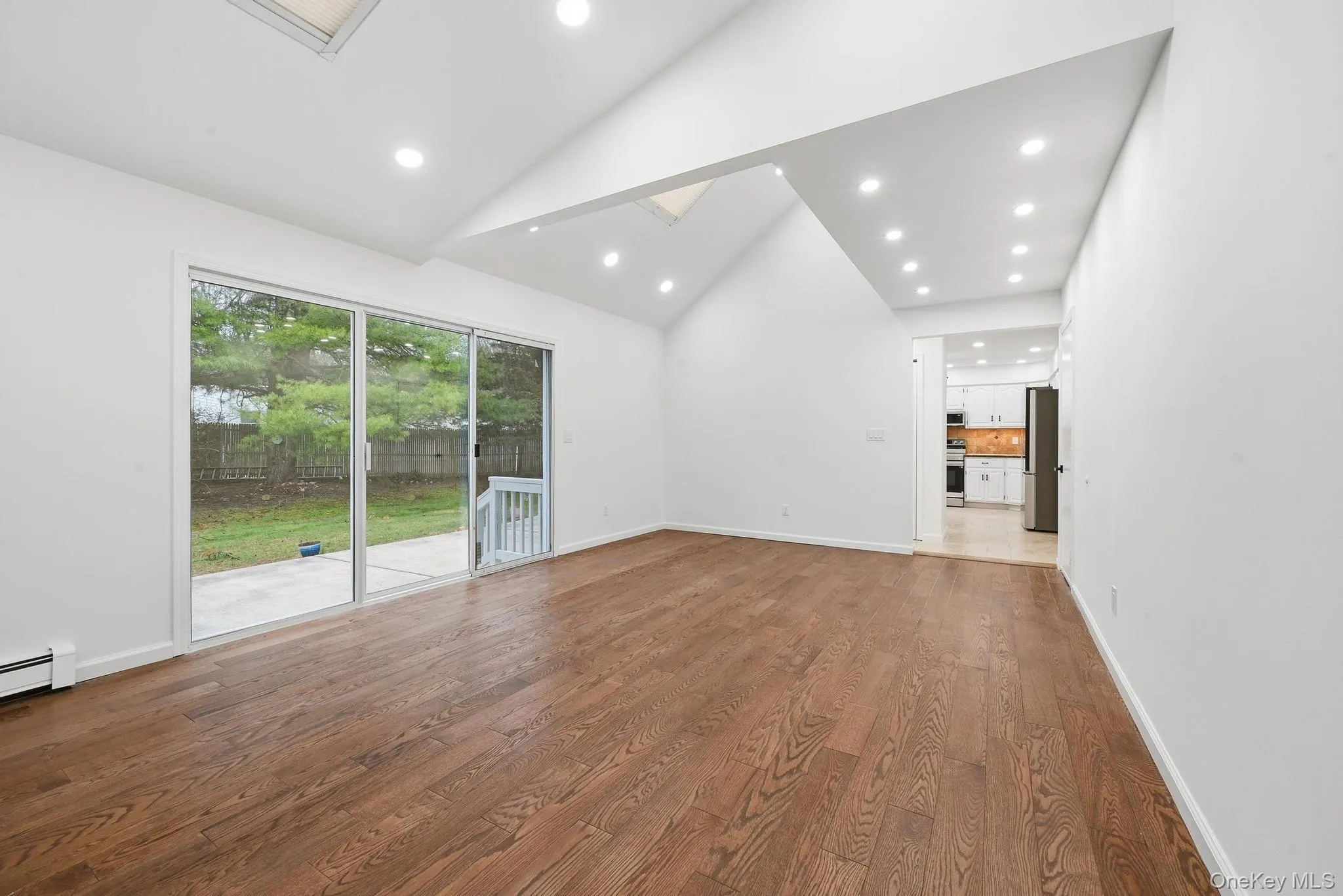19 Sherwood Court, Brookhaven, NY, 4 Bedrooms Bedrooms, 12 Rooms Rooms,3 BathroomsBathrooms,Residential,For Rent,Sherwood,0,1032429 19 Sherwood Court, Brookhaven, NY, 4 Bedrooms Bedrooms, 12 Rooms Rooms,3 BathroomsBathrooms,Residential,For Rent,Sherwood,0,1032429