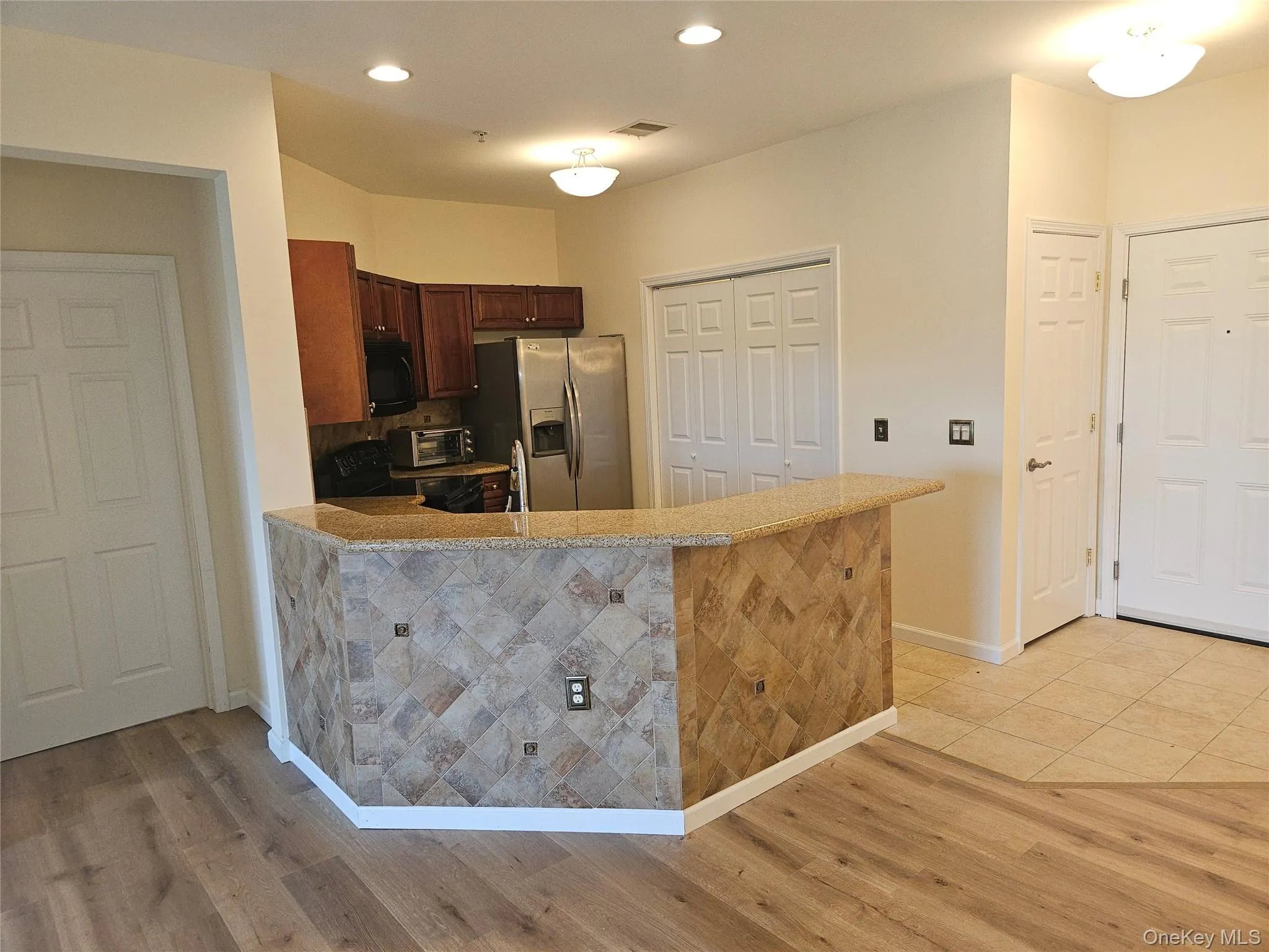 Check out the breakfast bar. Check out the breakfast bar.