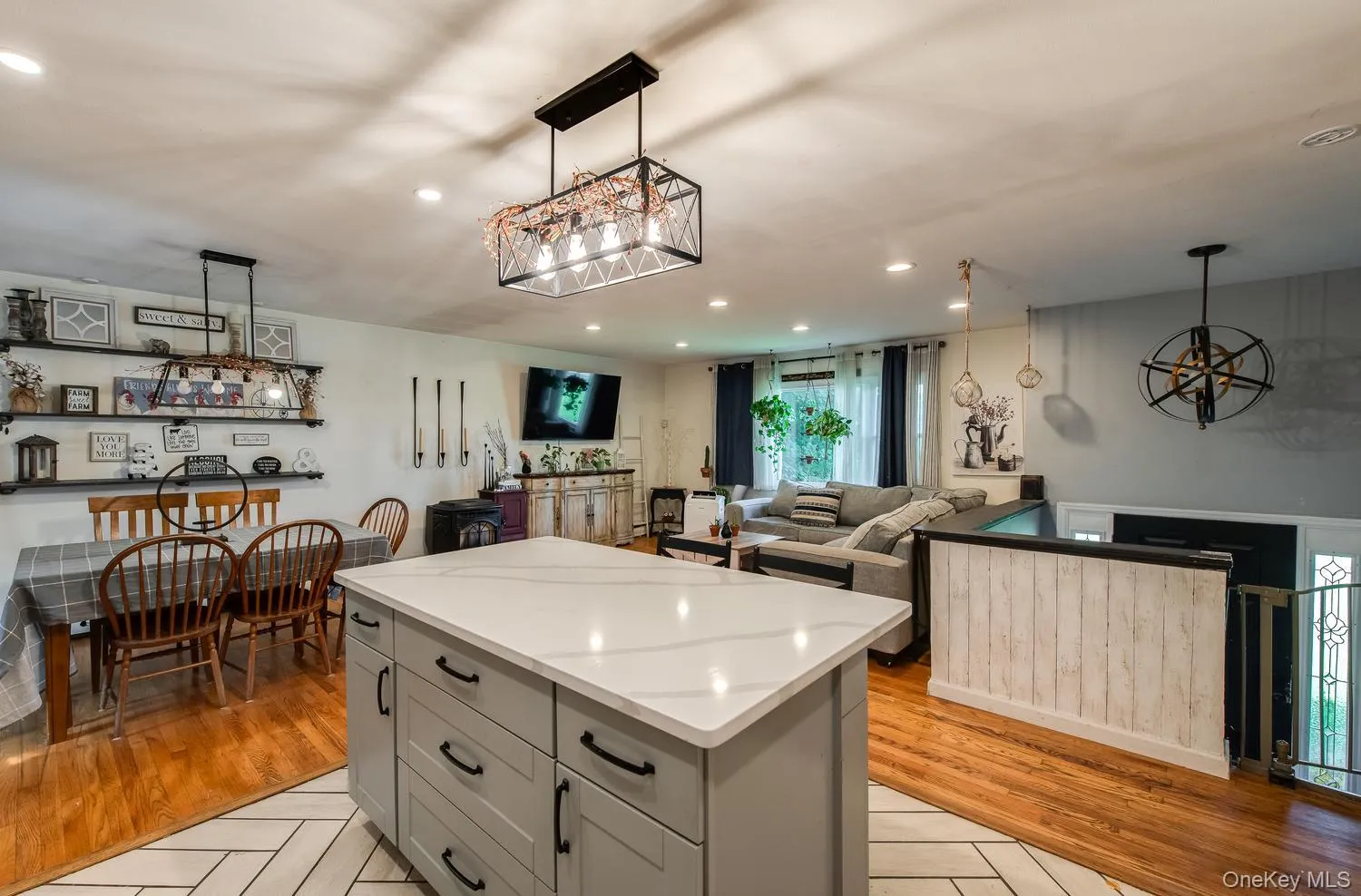 10 Lakeview Court, La Grange, NY, 3 Bedrooms Bedrooms, 8 Rooms Rooms,2 BathroomsBathrooms,Residential,For Rent,Lakeview,0,1032439 10 Lakeview Court, La Grange, NY, 3 Bedrooms Bedrooms, 8 Rooms Rooms,2 BathroomsBathrooms,Residential,For Rent,Lakeview,0,1032439