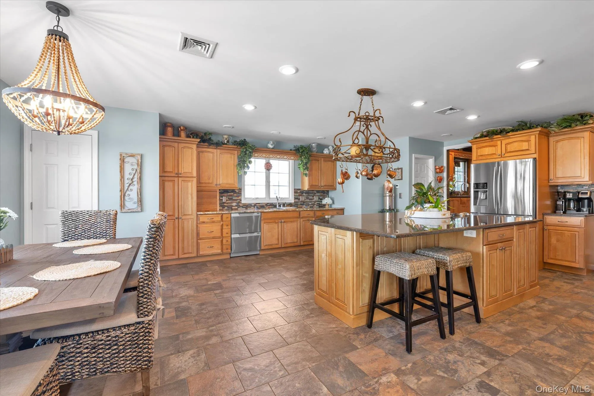 6 Montgomery Lane, Islip, NY, 3 Bedrooms Bedrooms, 7 Rooms Rooms,3 BathroomsBathrooms,Residential,For Rent,Montgomery,0,1032442 6 Montgomery Lane, Islip, NY, 3 Bedrooms Bedrooms, 7 Rooms Rooms,3 BathroomsBathrooms,Residential,For Rent,Montgomery,0,1032442