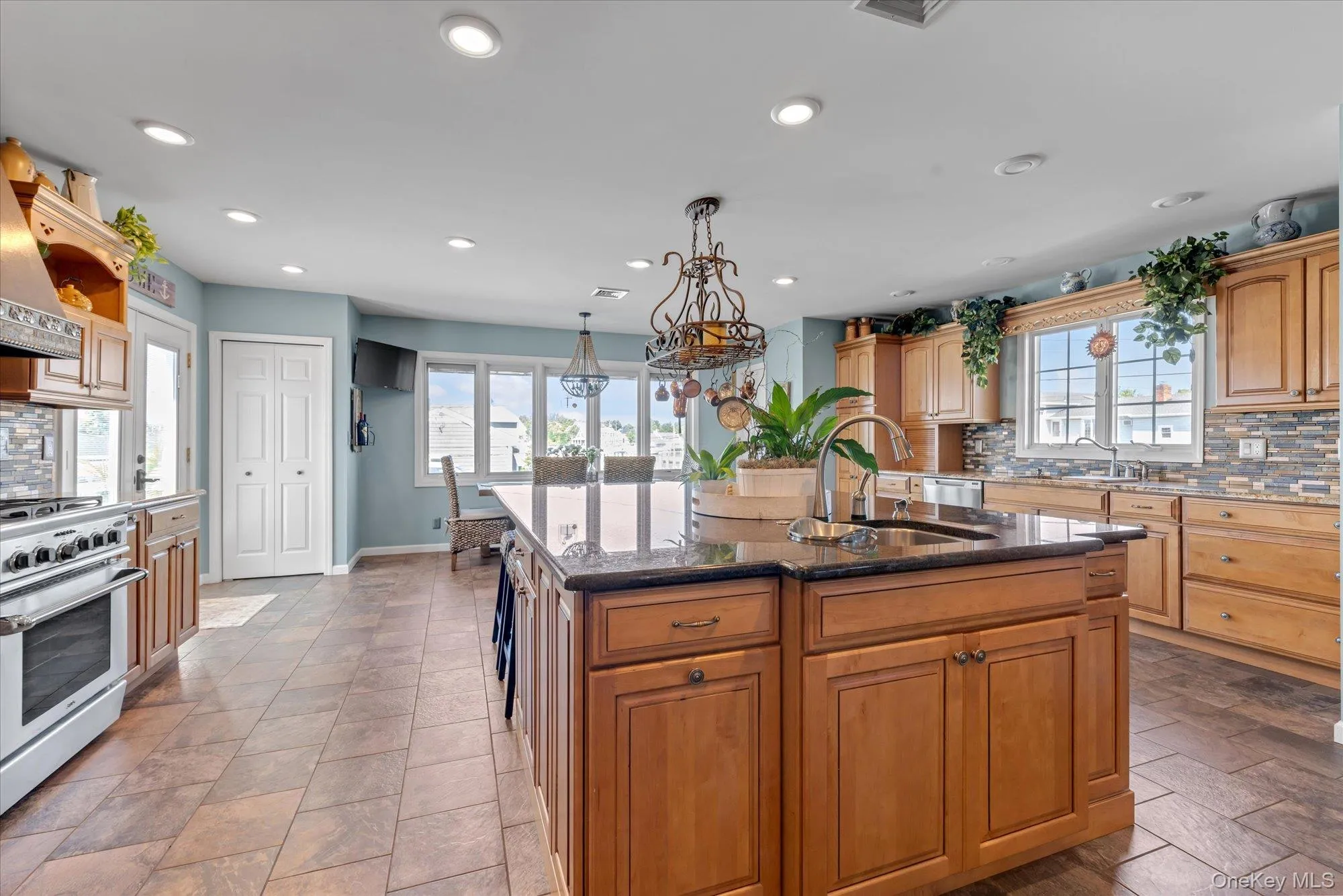 6 Montgomery Lane, Islip, NY, 3 Bedrooms Bedrooms, 7 Rooms Rooms,3 BathroomsBathrooms,Residential,For Rent,Montgomery,0,1032442 6 Montgomery Lane, Islip, NY, 3 Bedrooms Bedrooms, 7 Rooms Rooms,3 BathroomsBathrooms,Residential,For Rent,Montgomery,0,1032442