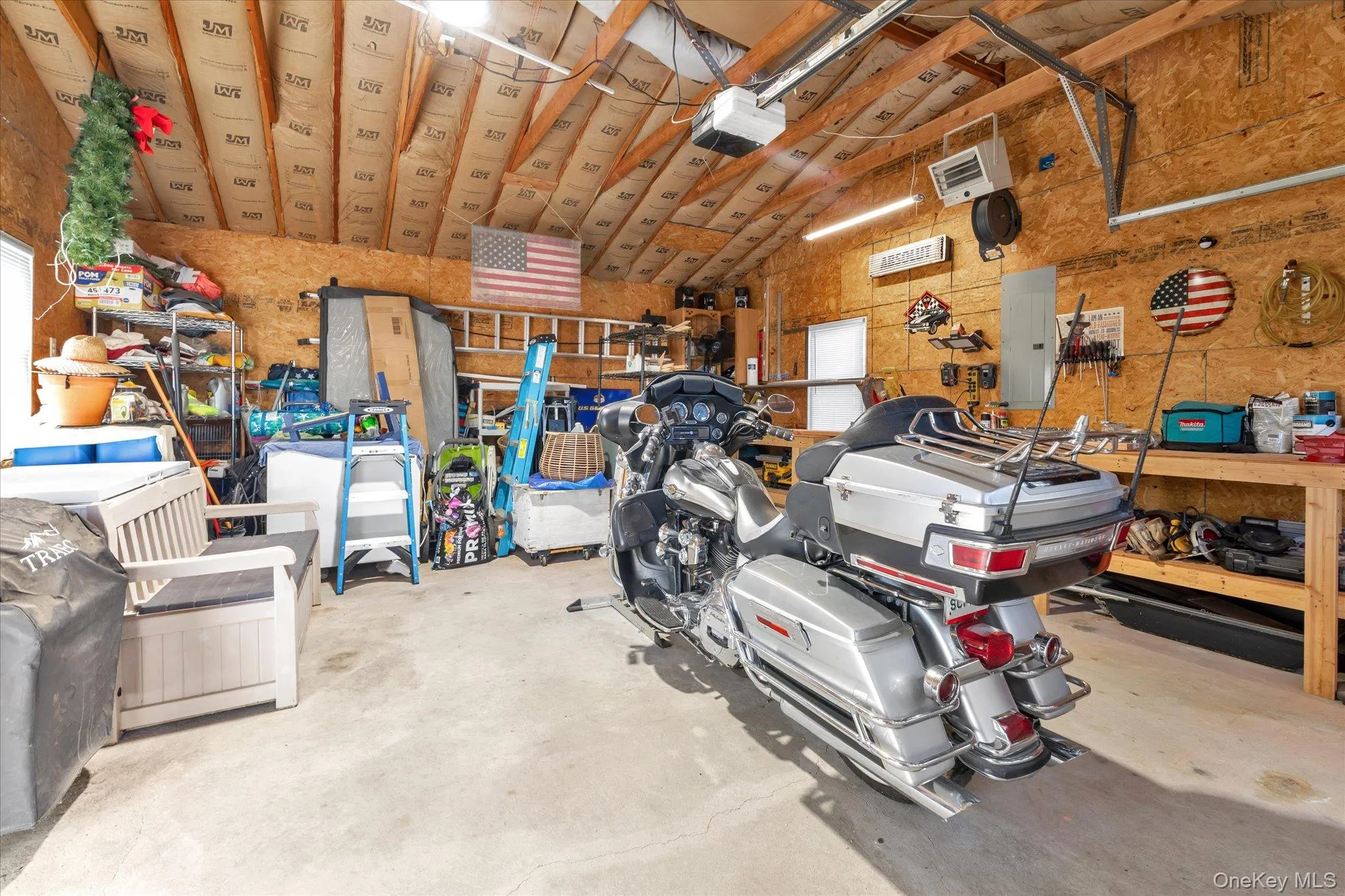 6 Montgomery Lane, Islip, NY, 3 Bedrooms Bedrooms, 7 Rooms Rooms,3 BathroomsBathrooms,Residential,For Rent,Montgomery,0,1032442 6 Montgomery Lane, Islip, NY, 3 Bedrooms Bedrooms, 7 Rooms Rooms,3 BathroomsBathrooms,Residential,For Rent,Montgomery,0,1032442