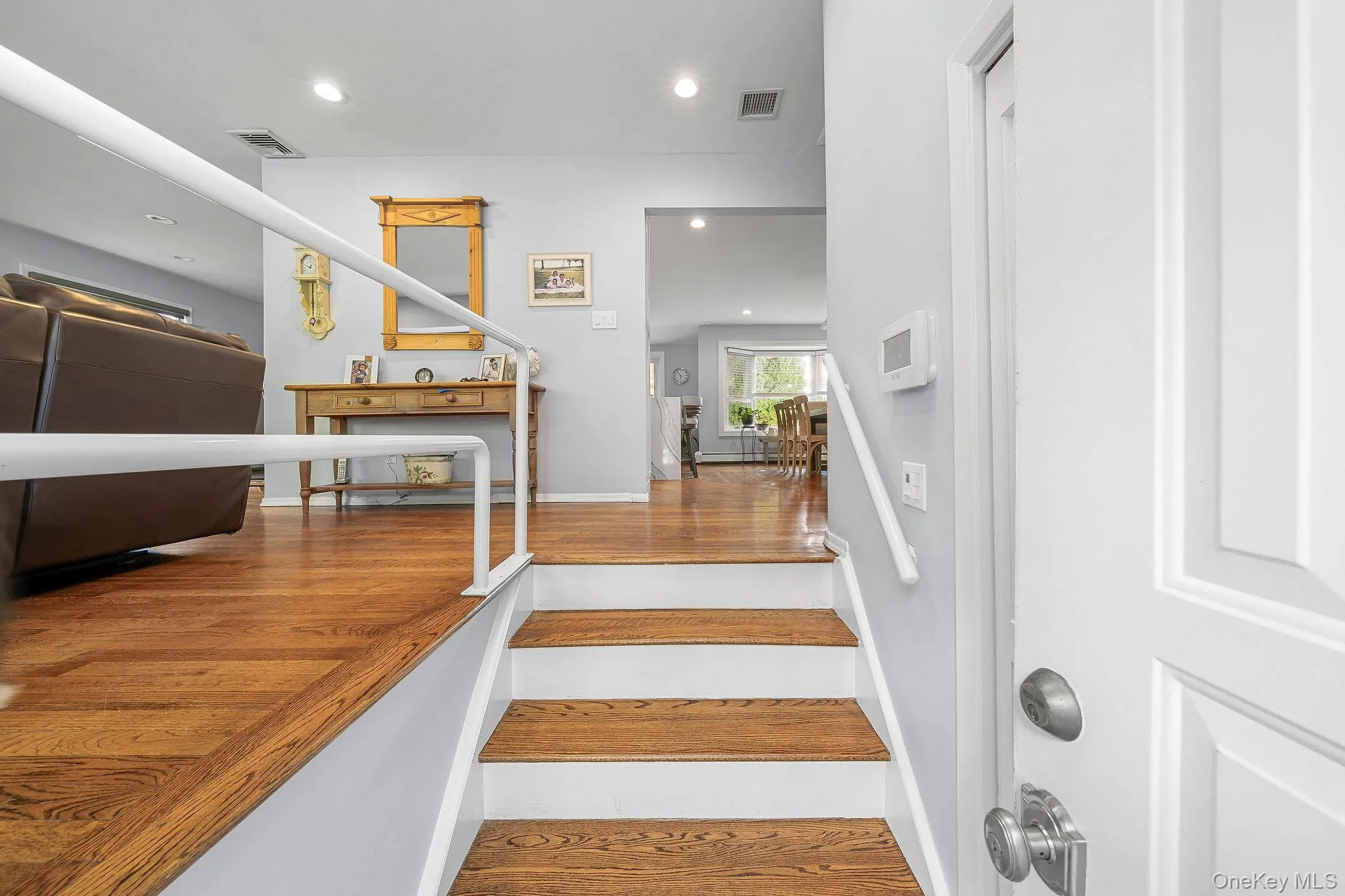 1 Cortland Avenue, Oyster Bay, NY, 4 Bedrooms Bedrooms, 8 Rooms Rooms,3 BathroomsBathrooms,Residential,For Rent,Cortland,0,1032453 1 Cortland Avenue, Oyster Bay, NY, 4 Bedrooms Bedrooms, 8 Rooms Rooms,3 BathroomsBathrooms,Residential,For Rent,Cortland,0,1032453