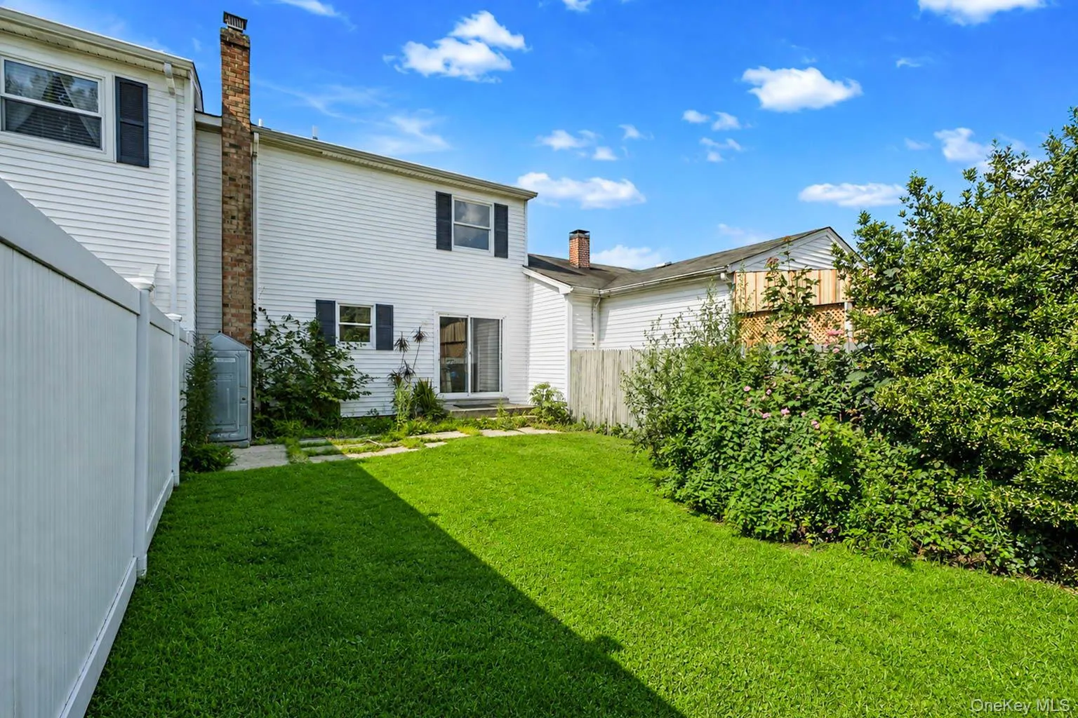 5 Hampton Court, Brookhaven, NY, 2 Bedrooms Bedrooms, 6 Rooms Rooms,1 BathroomBathrooms,Residential,For Rent,Hampton,0,1032461 5 Hampton Court, Brookhaven, NY, 2 Bedrooms Bedrooms, 6 Rooms Rooms,1 BathroomBathrooms,Residential,For Rent,Hampton,0,1032461