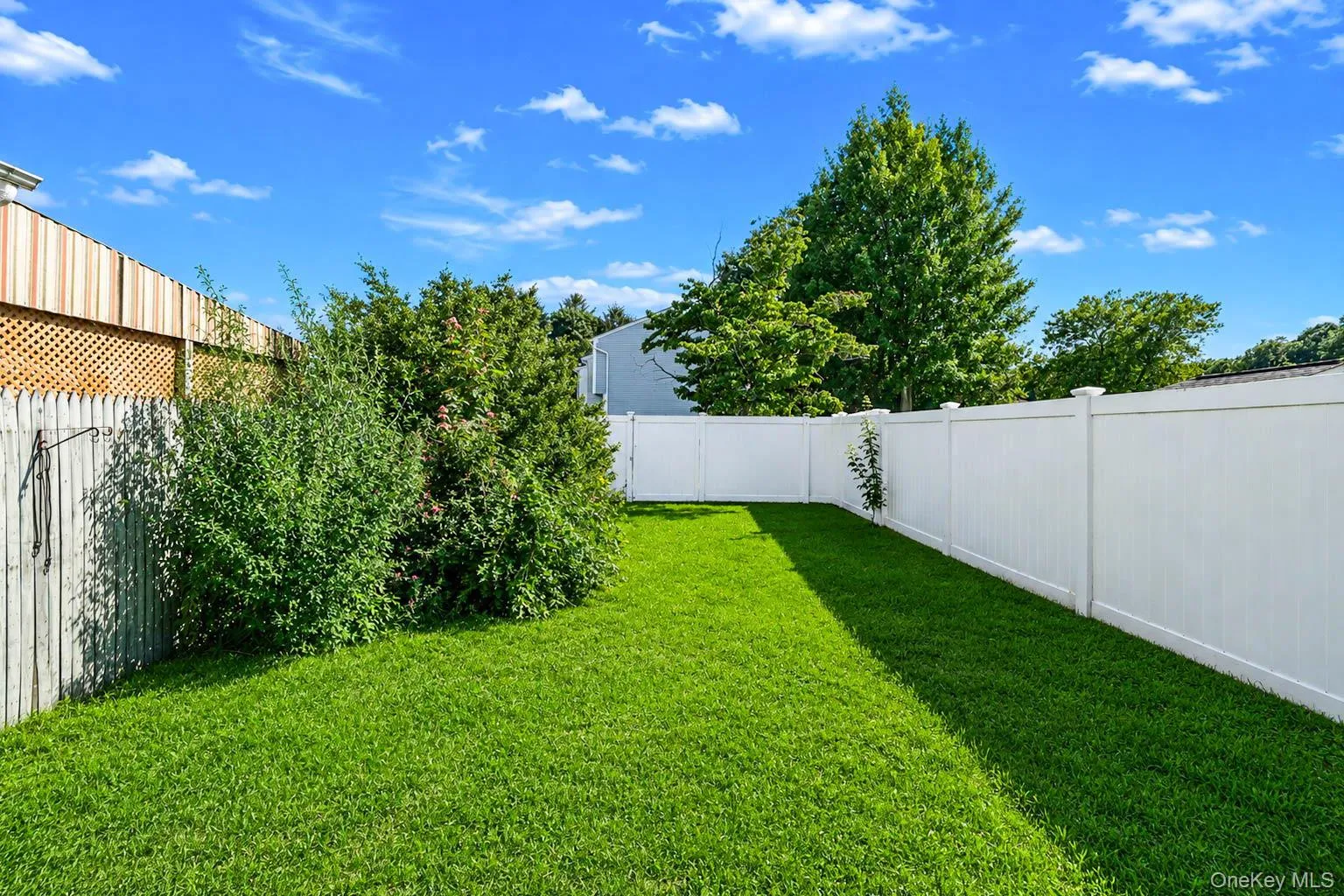 5 Hampton Court, Brookhaven, NY, 2 Bedrooms Bedrooms, 6 Rooms Rooms,1 BathroomBathrooms,Residential,For Rent,Hampton,0,1032461 5 Hampton Court, Brookhaven, NY, 2 Bedrooms Bedrooms, 6 Rooms Rooms,1 BathroomBathrooms,Residential,For Rent,Hampton,0,1032461
