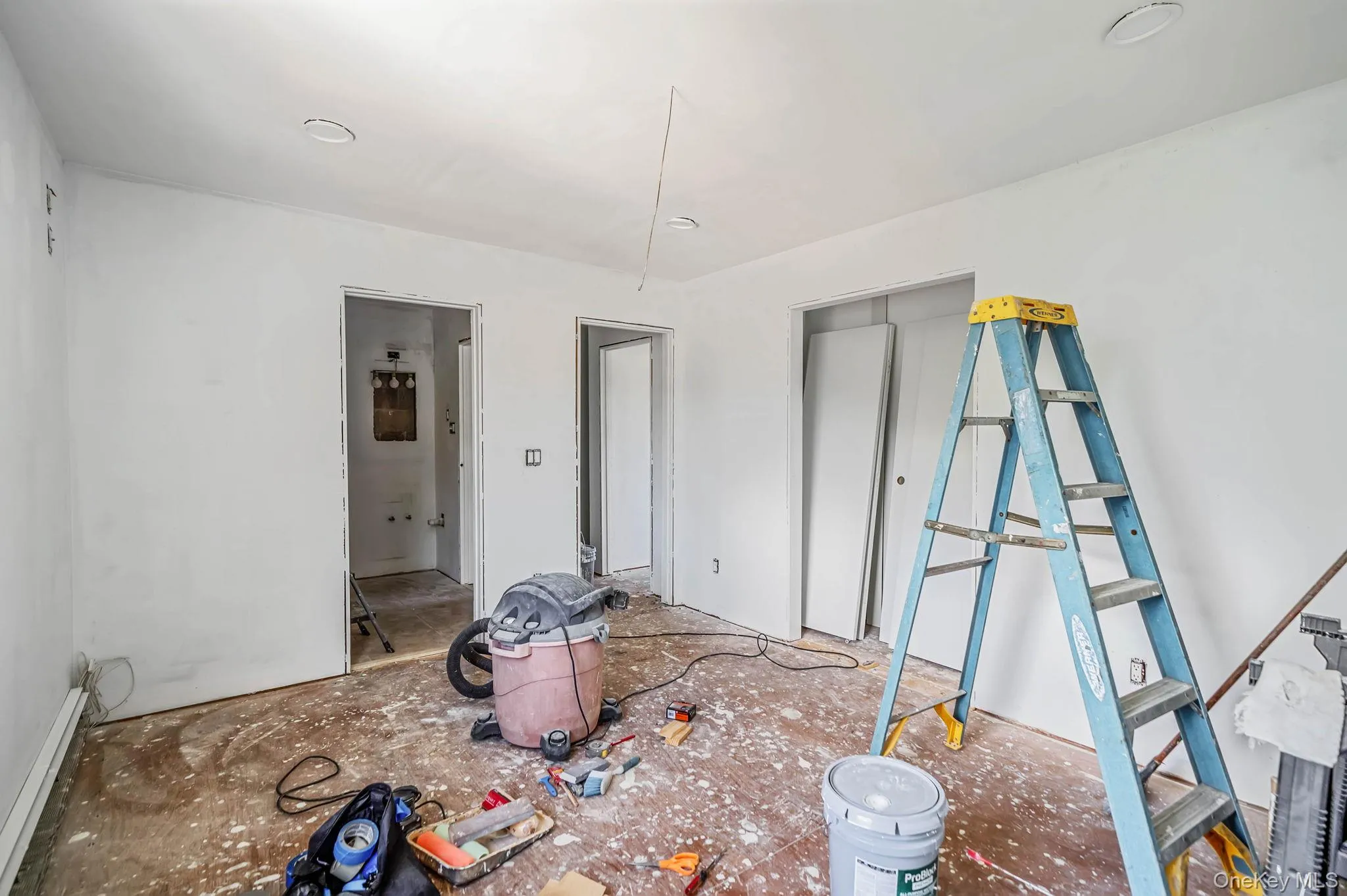 5 Hampton Court, Brookhaven, NY, 2 Bedrooms Bedrooms, 6 Rooms Rooms,1 BathroomBathrooms,Residential,For Rent,Hampton,0,1032461 5 Hampton Court, Brookhaven, NY, 2 Bedrooms Bedrooms, 6 Rooms Rooms,1 BathroomBathrooms,Residential,For Rent,Hampton,0,1032461