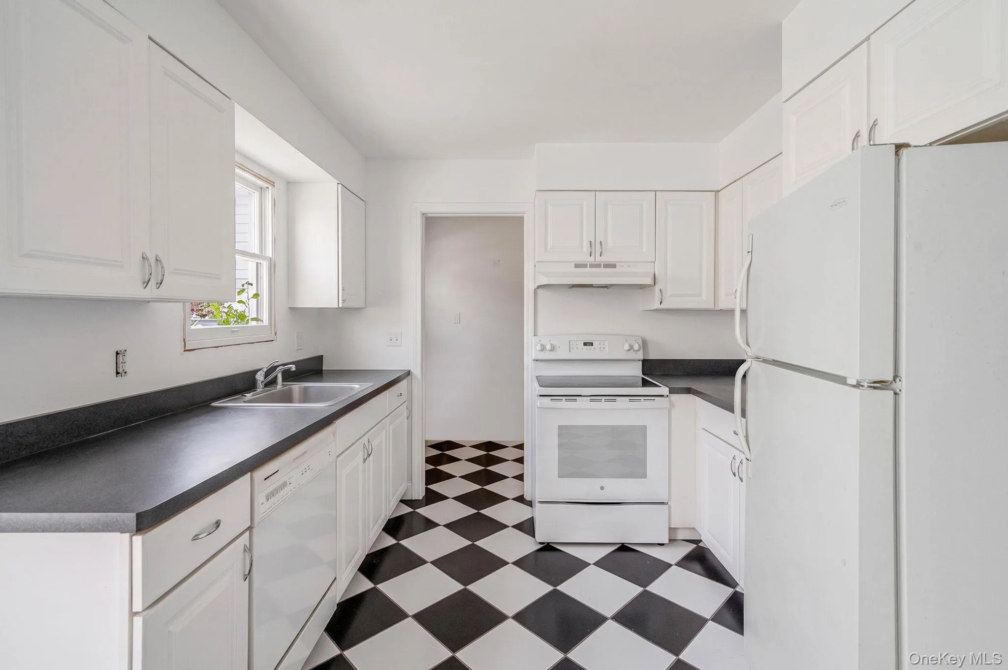 5 Hampton Court, Brookhaven, NY, 2 Bedrooms Bedrooms, 6 Rooms Rooms,1 BathroomBathrooms,Residential,For Rent,Hampton,0,1032461 5 Hampton Court, Brookhaven, NY, 2 Bedrooms Bedrooms, 6 Rooms Rooms,1 BathroomBathrooms,Residential,For Rent,Hampton,0,1032461