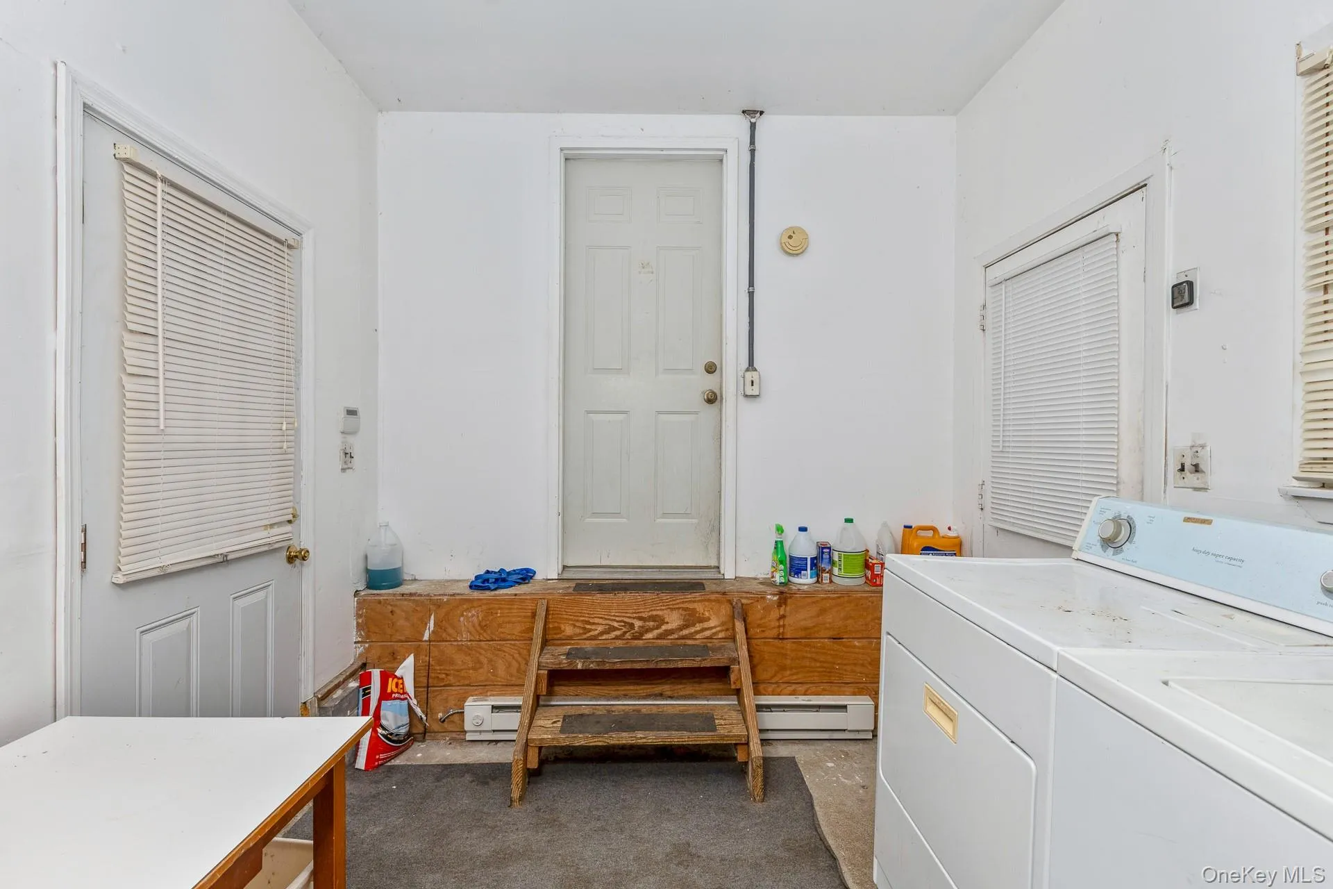Laundry/Breezway Laundry/Breezway
