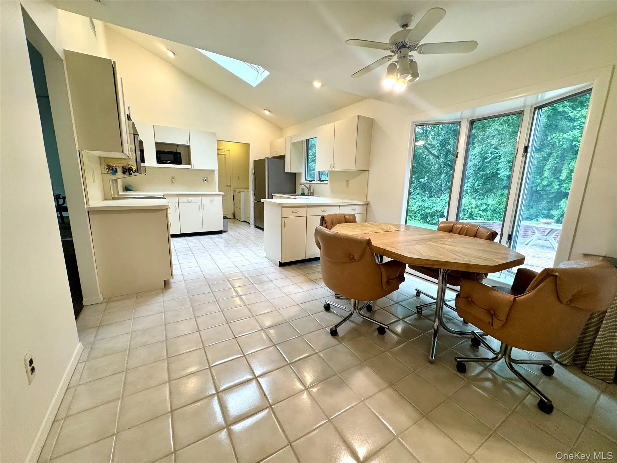 15 Stonehurst Lane, Huntington, NY, 3 Bedrooms Bedrooms, 6 Rooms Rooms,2 BathroomsBathrooms,Residential,For Rent,Stonehurst,0,1032468 15 Stonehurst Lane, Huntington, NY, 3 Bedrooms Bedrooms, 6 Rooms Rooms,2 BathroomsBathrooms,Residential,For Rent,Stonehurst,0,1032468