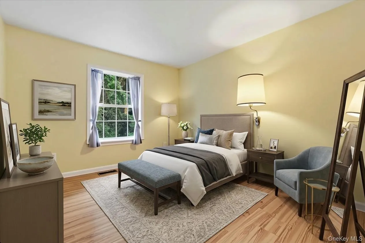 This is how the 3rd bedroom could look. Virtually staged This is how the 3rd bedroom could look. Virtually staged