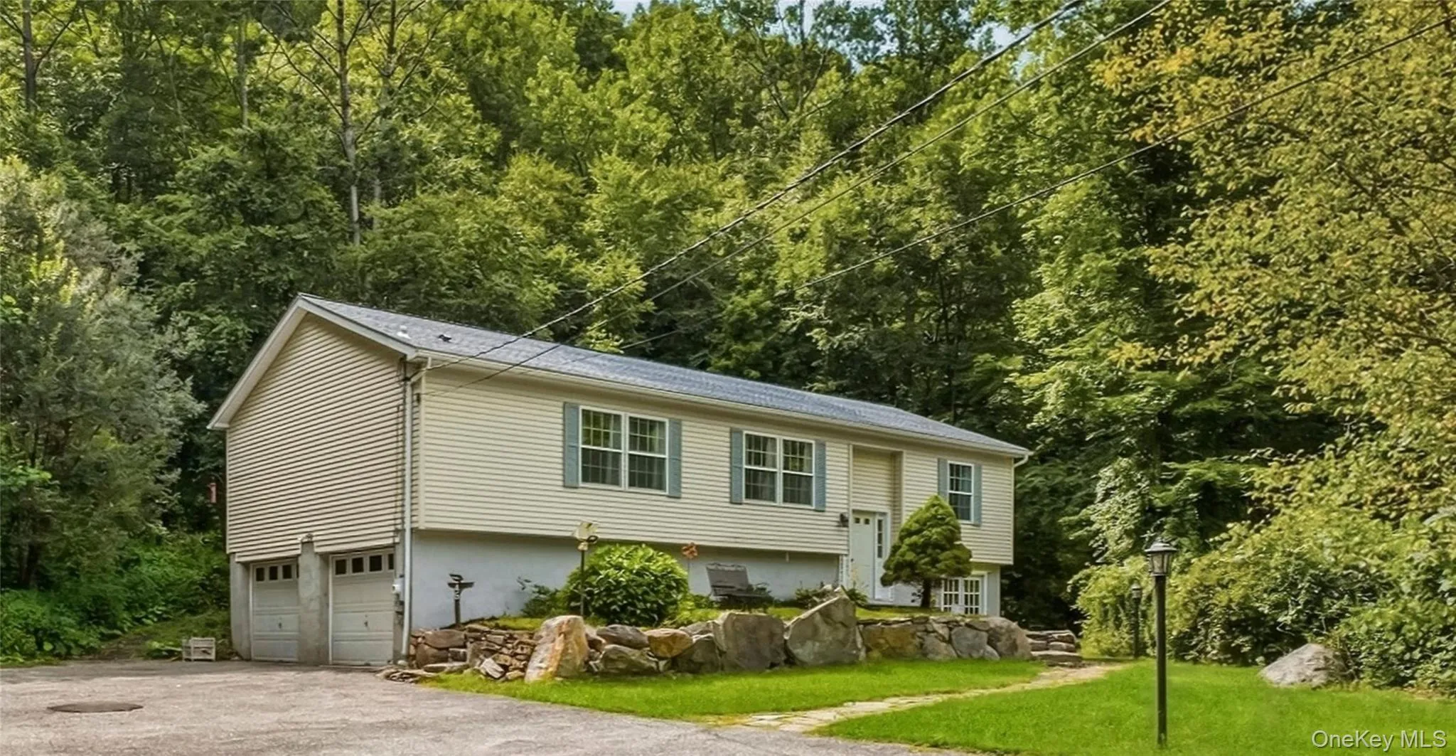 A Warm and inviting Raised Ranch with 3 Bedrooms and 3 Baths A Warm and inviting Raised Ranch with 3 Bedrooms and 3 Baths