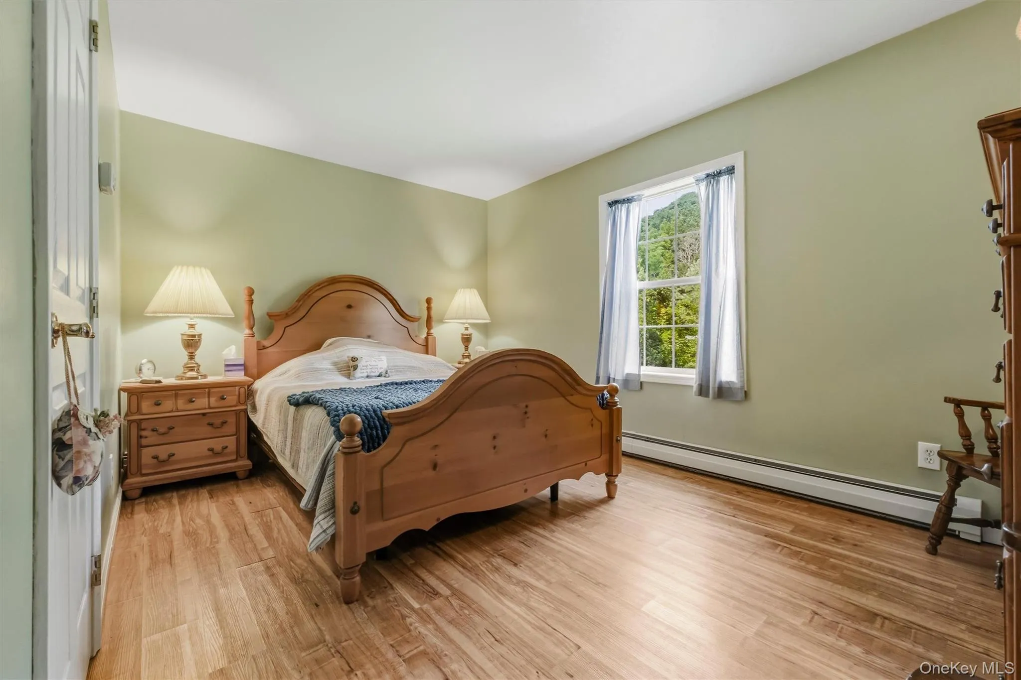 The 2nd bedroom is generous and bright The 2nd bedroom is generous and bright