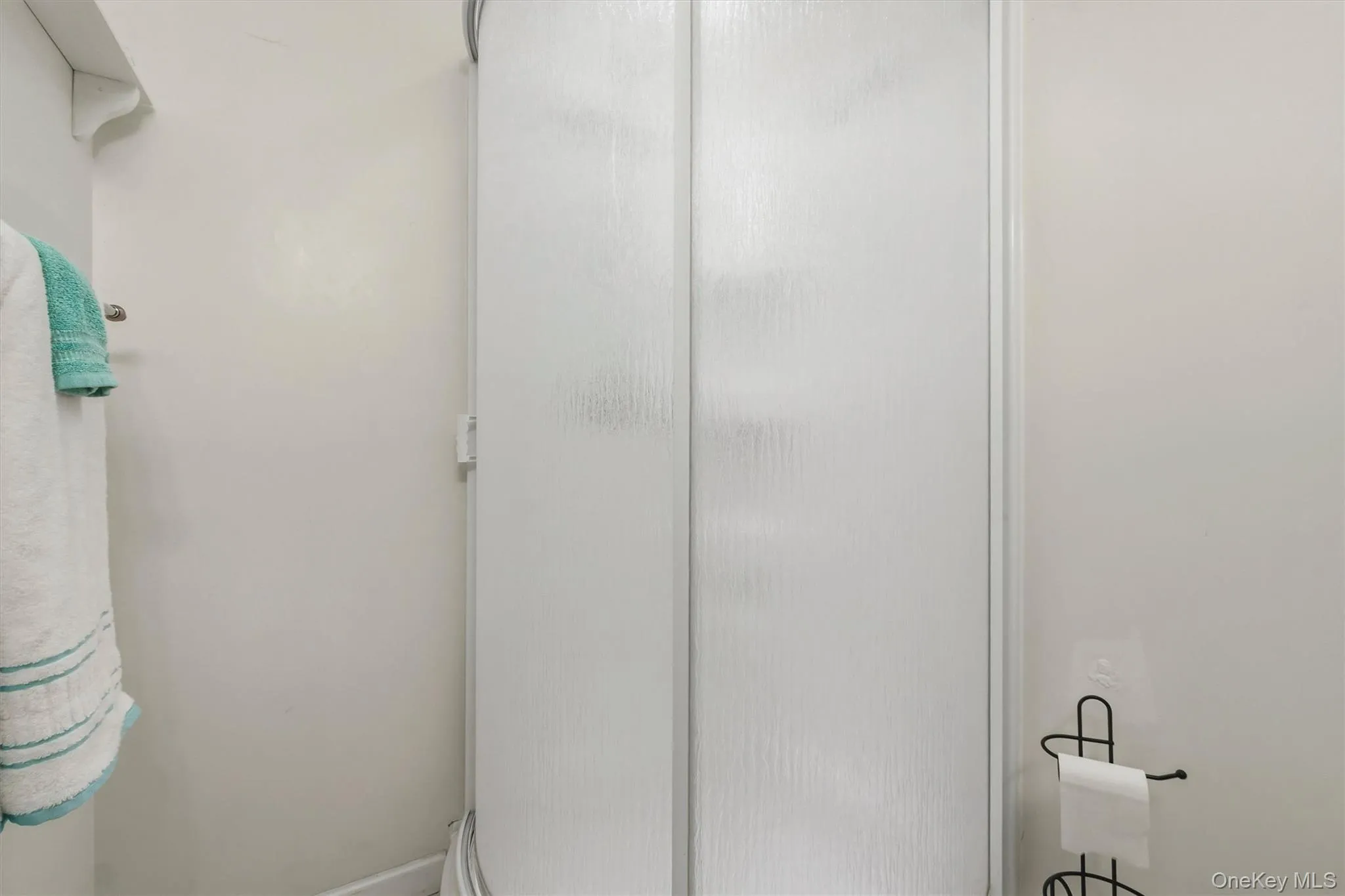 Curved shower fits perfectly here Curved shower fits perfectly here
