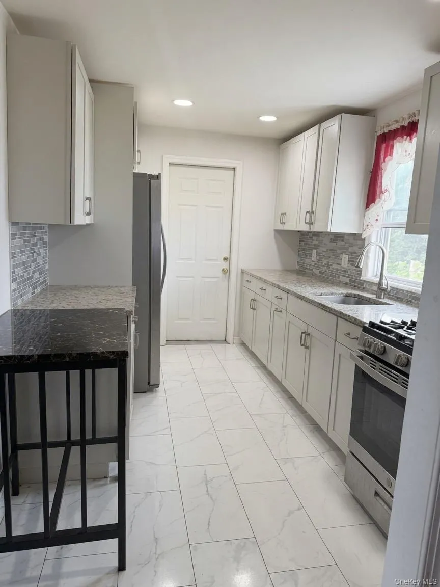 36 Division Avenue, Ramapo, NY, 4 Bedrooms Bedrooms, 7 Rooms Rooms,1 BathroomBathrooms,Residential,For Rent,Division,0,1032470 36 Division Avenue, Ramapo, NY, 4 Bedrooms Bedrooms, 7 Rooms Rooms,1 BathroomBathrooms,Residential,For Rent,Division,0,1032470