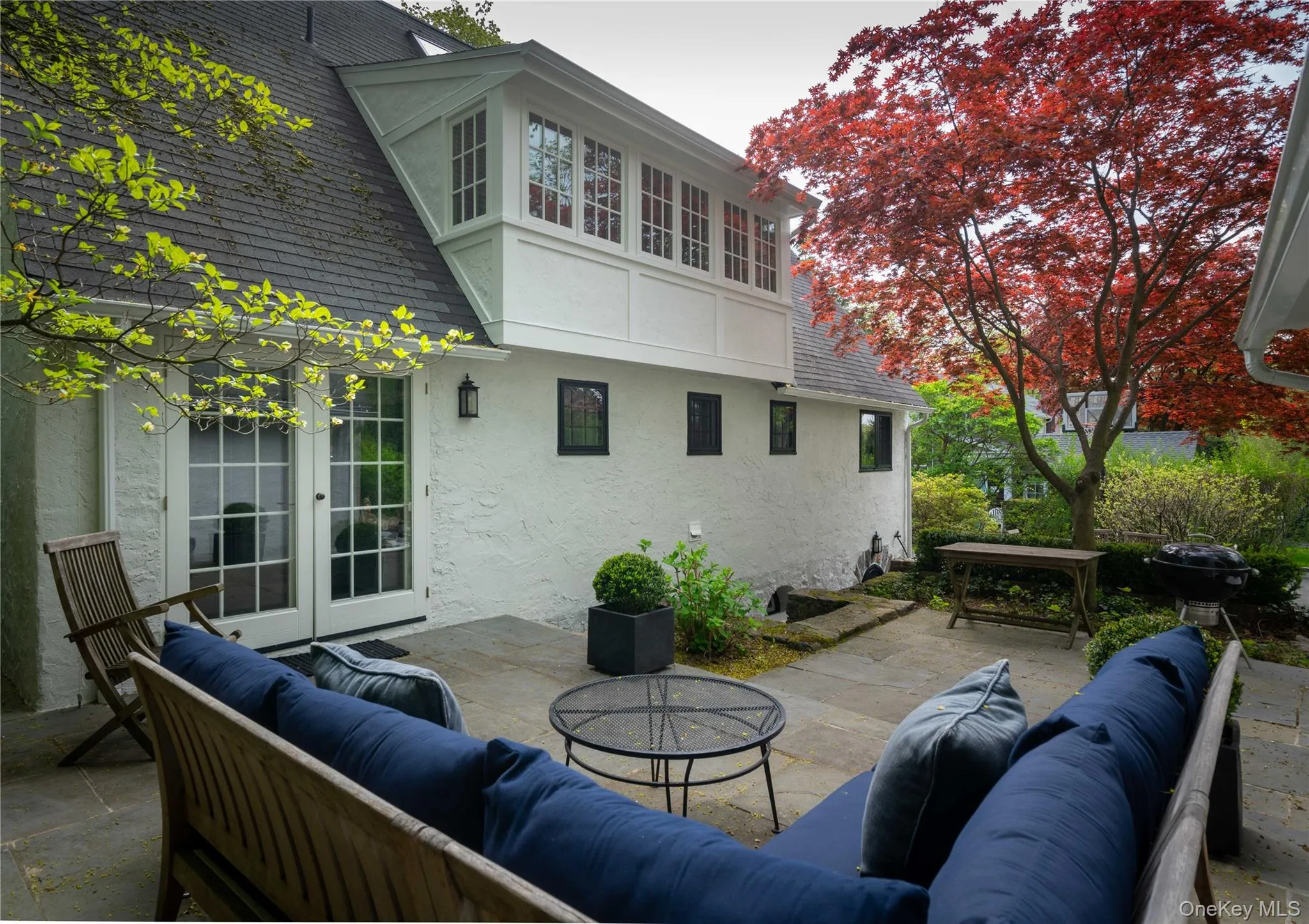 Main Patio - Outdoor Furniture Comes with Rental Main Patio - Outdoor Furniture Comes with Rental