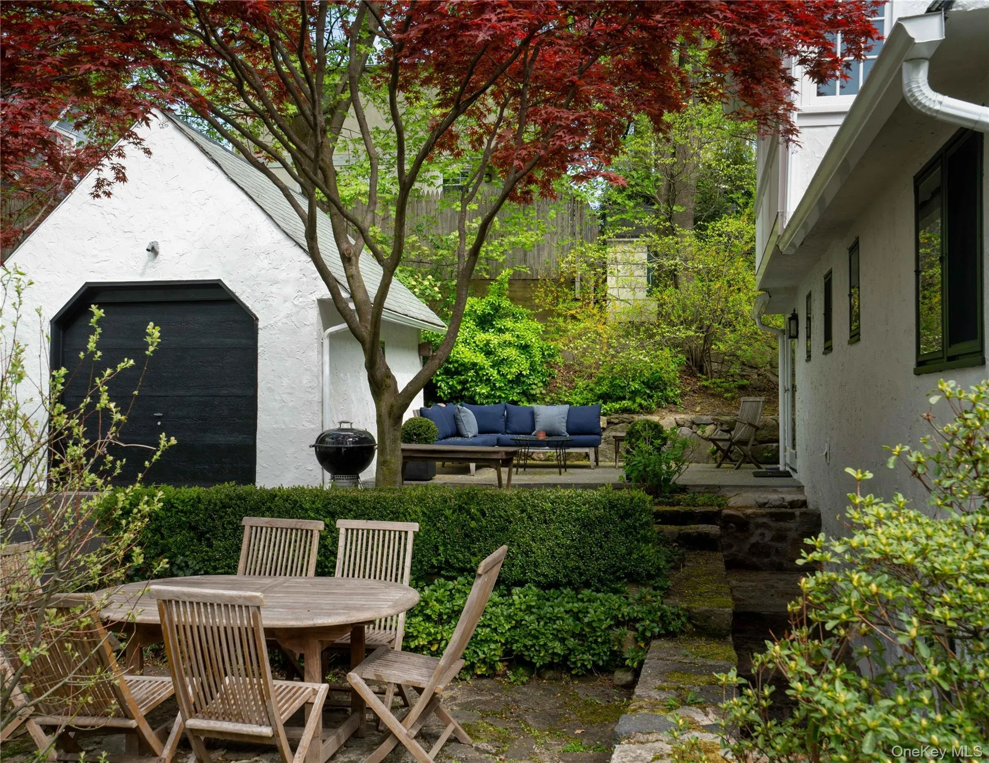 Small Terrace Small Terrace