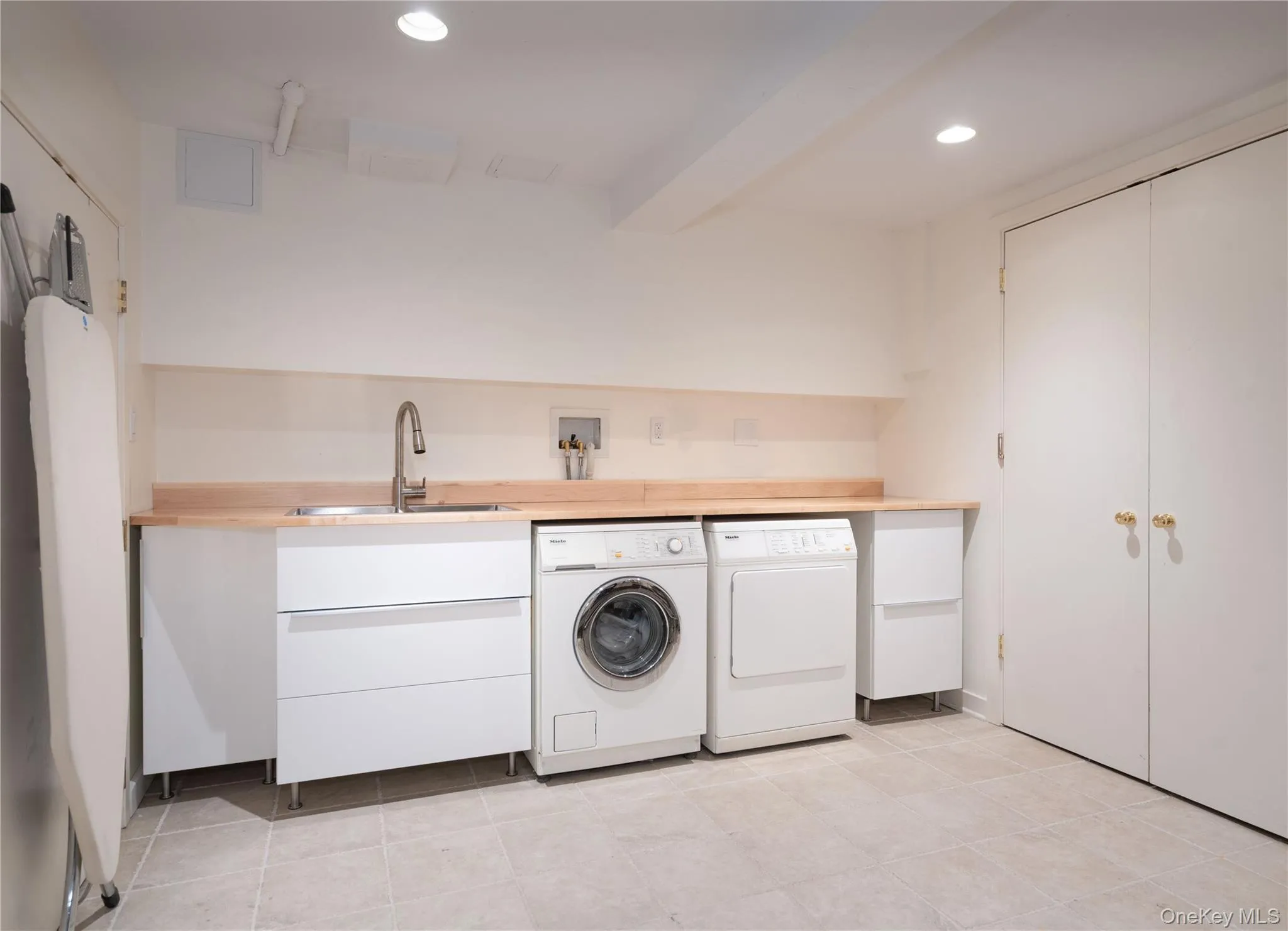 291 Rye Beach Avenue, Rye City, NY, 3 Bedrooms Bedrooms, 8 Rooms Rooms,2 BathroomsBathrooms,Residential Lease,For Rent,Rye Beach,0,1032472 291 Rye Beach Avenue, Rye City, NY, 3 Bedrooms Bedrooms, 8 Rooms Rooms,2 BathroomsBathrooms,Residential Lease,For Rent,Rye Beach,0,1032472