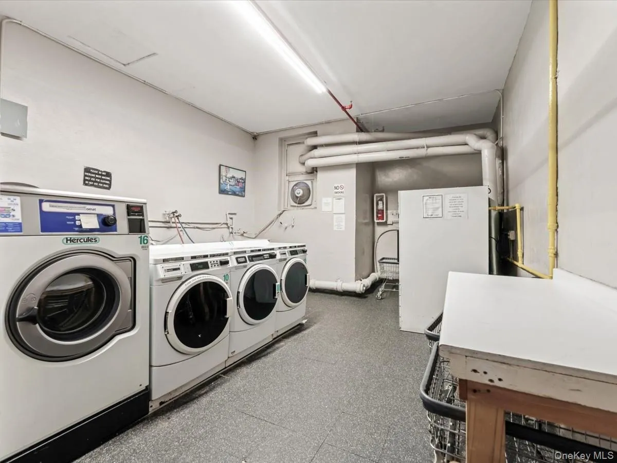 67-12 Yellowstone Boulevard, New York, NY, 1 Bedroom Bedrooms, 4 Rooms Rooms,1 BathroomBathrooms,Residential,For Rent,Yellowstone,0,1032475 67-12 Yellowstone Boulevard, New York, NY, 1 Bedroom Bedrooms, 4 Rooms Rooms,1 BathroomBathrooms,Residential,For Rent,Yellowstone,0,1032475
