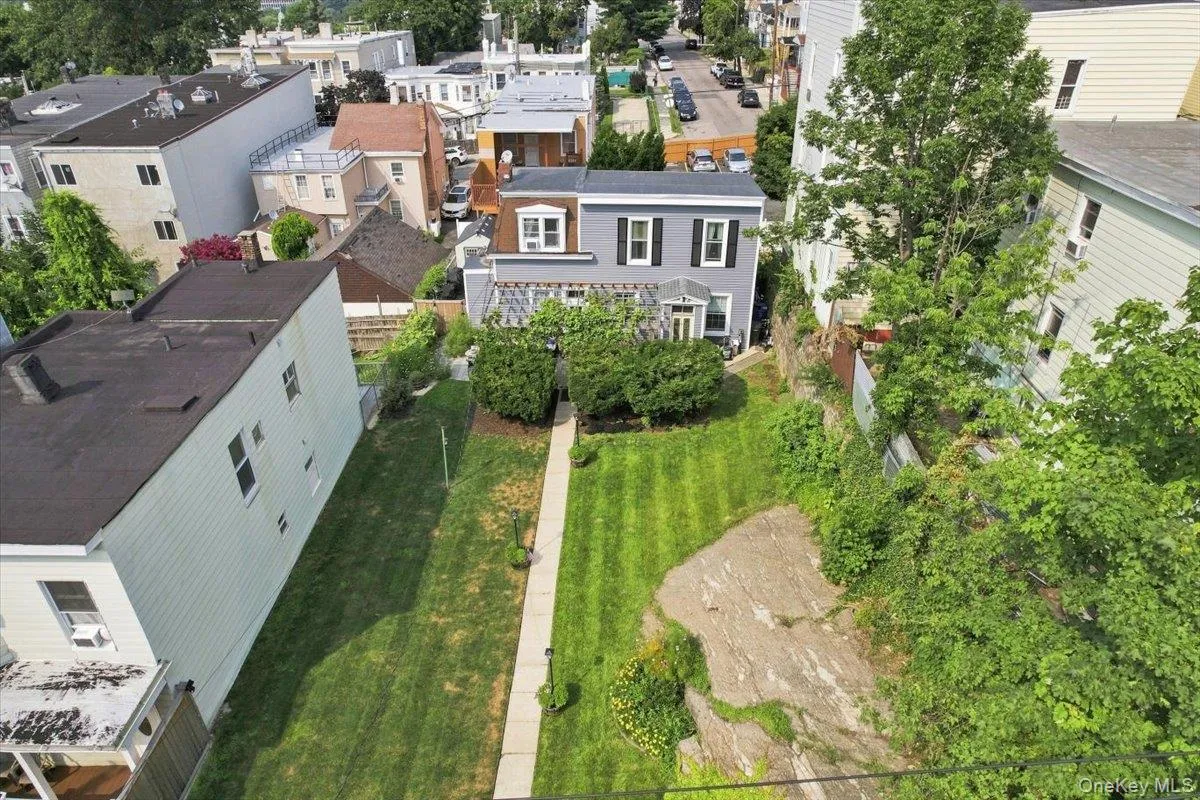 143 Oliver Avenue, Yonkers, NY, 3 Bedrooms Bedrooms, 4 Rooms Rooms,2 BathroomsBathrooms,Residential,For Rent,Oliver,0,1032488 143 Oliver Avenue, Yonkers, NY, 3 Bedrooms Bedrooms, 4 Rooms Rooms,2 BathroomsBathrooms,Residential,For Rent,Oliver,0,1032488