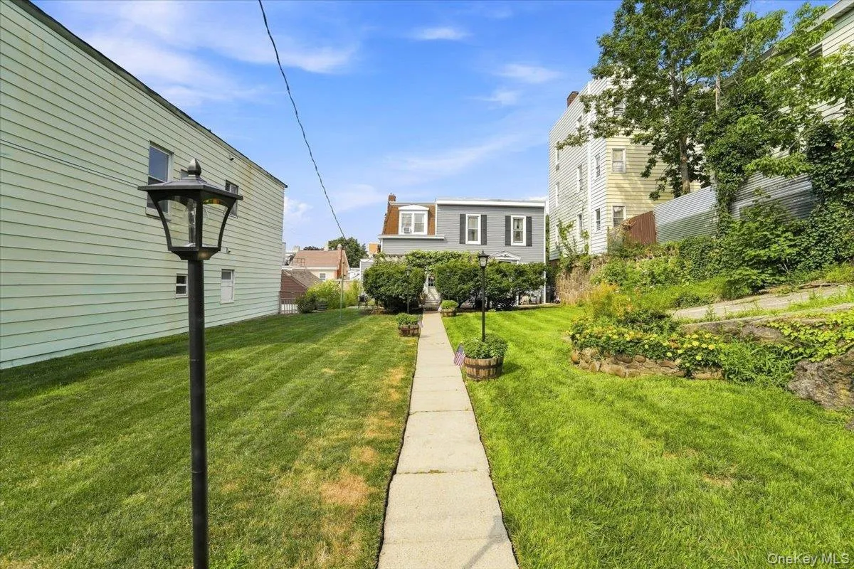 143 Oliver Avenue, Yonkers, NY, 3 Bedrooms Bedrooms, 4 Rooms Rooms,2 BathroomsBathrooms,Residential,For Rent,Oliver,0,1032488 143 Oliver Avenue, Yonkers, NY, 3 Bedrooms Bedrooms, 4 Rooms Rooms,2 BathroomsBathrooms,Residential,For Rent,Oliver,0,1032488