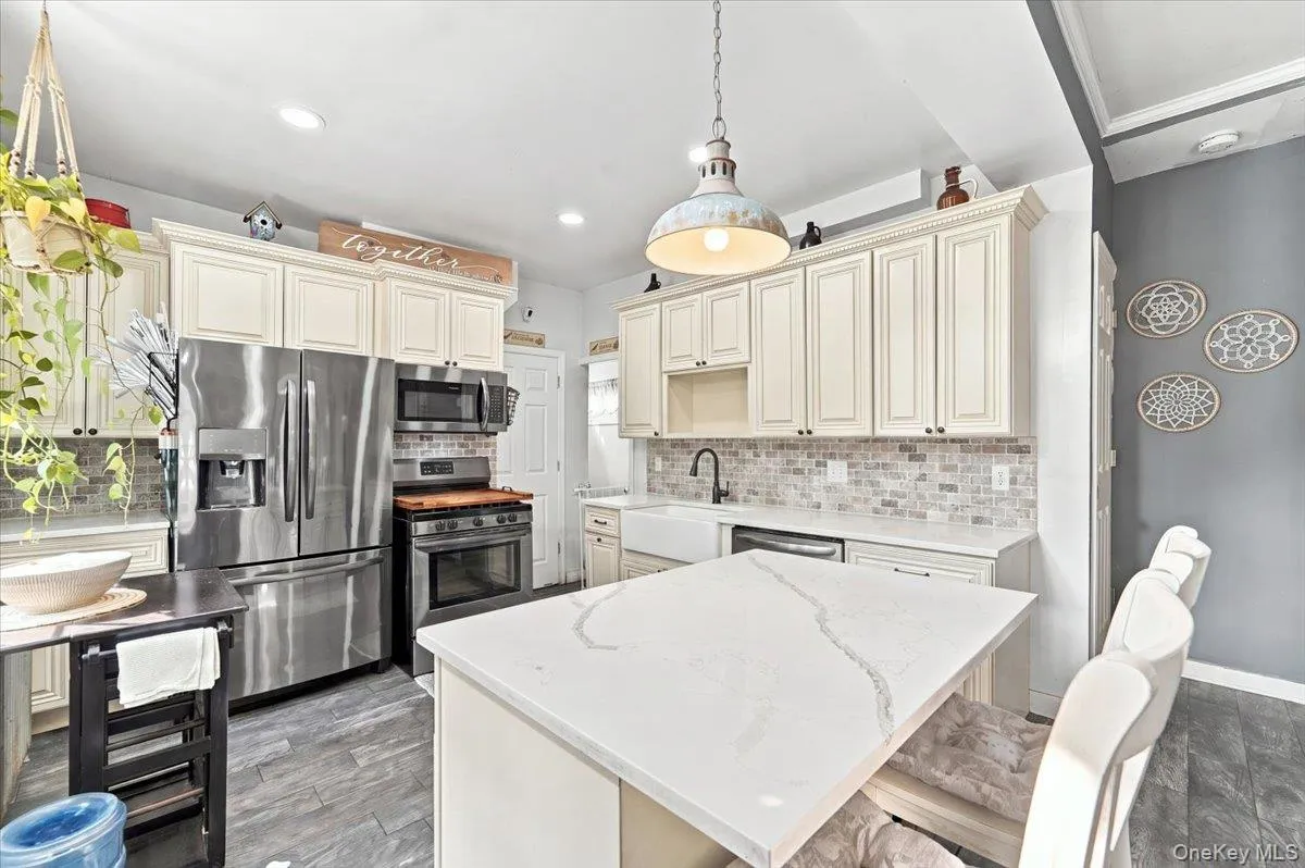 143 Oliver Avenue, Yonkers, NY, 3 Bedrooms Bedrooms, 4 Rooms Rooms,2 BathroomsBathrooms,Residential,For Rent,Oliver,0,1032488 143 Oliver Avenue, Yonkers, NY, 3 Bedrooms Bedrooms, 4 Rooms Rooms,2 BathroomsBathrooms,Residential,For Rent,Oliver,0,1032488