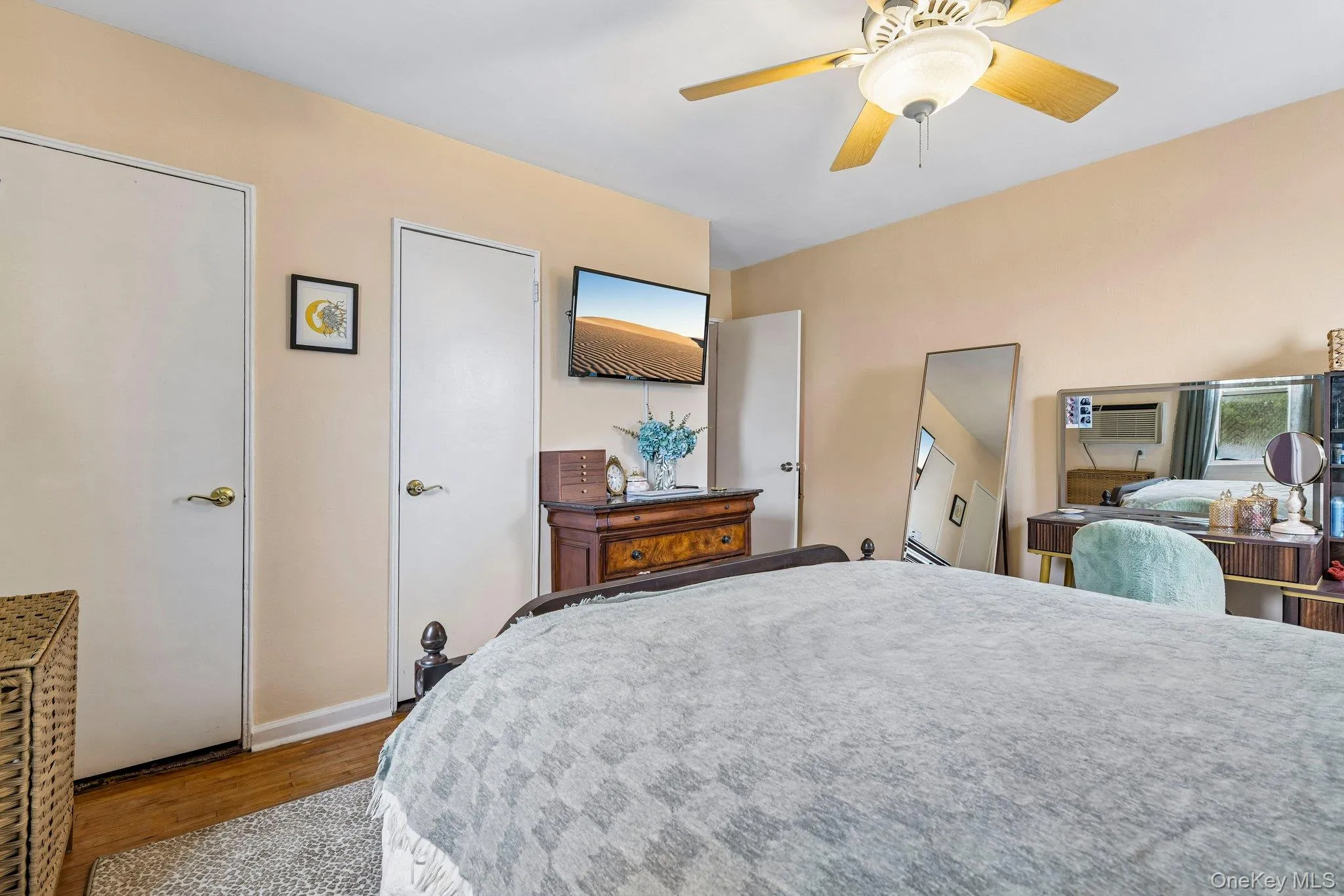 251-24 71st Avenue, New York, NY, 2 Bedrooms Bedrooms, 4 Rooms Rooms,1 BathroomBathrooms,Residential,For Rent,71st,0,1032519 251-24 71st Avenue, New York, NY, 2 Bedrooms Bedrooms, 4 Rooms Rooms,1 BathroomBathrooms,Residential,For Rent,71st,0,1032519