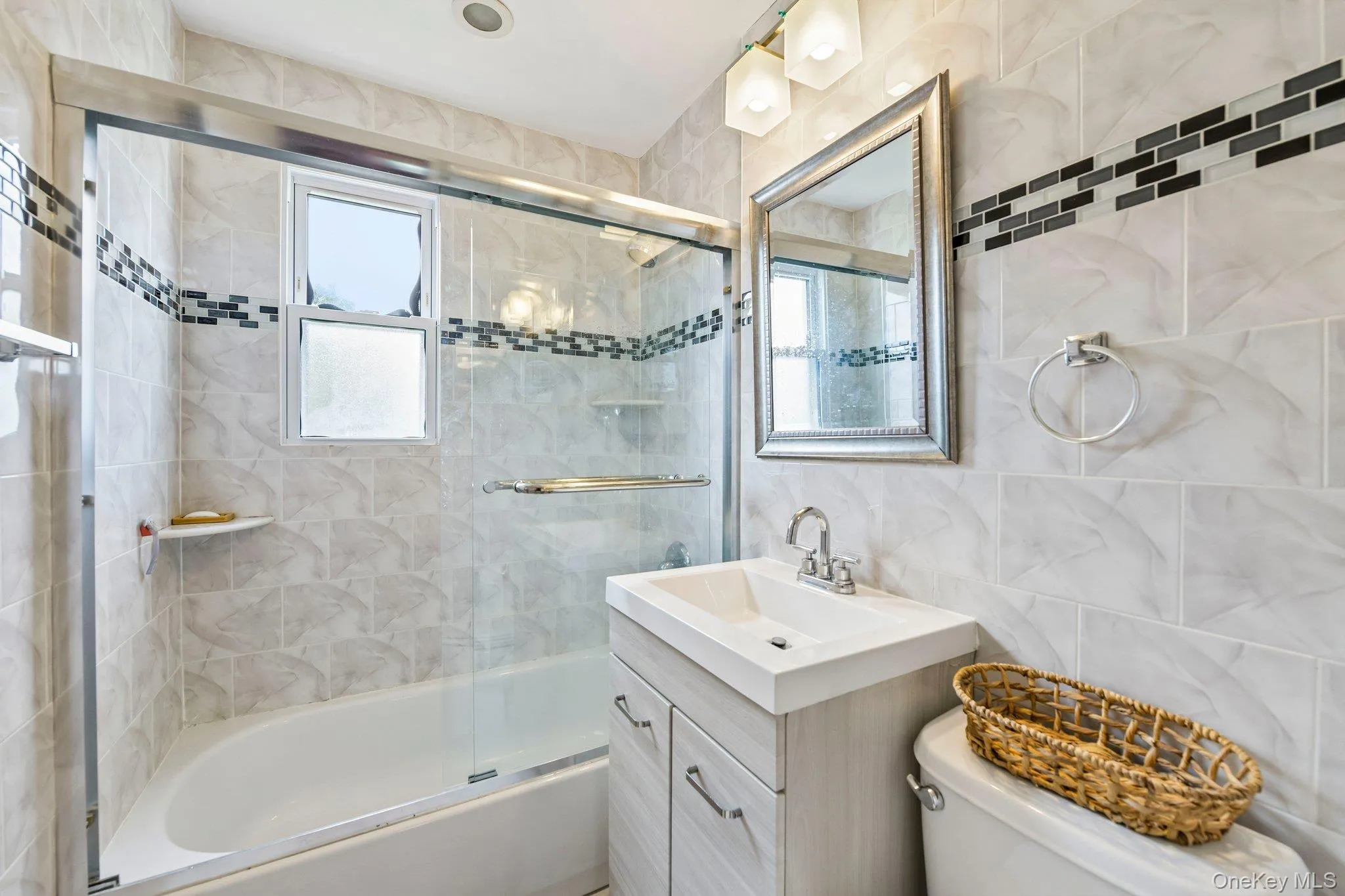 251-24 71st Avenue, New York, NY, 2 Bedrooms Bedrooms, 4 Rooms Rooms,1 BathroomBathrooms,Residential,For Rent,71st,0,1032519 251-24 71st Avenue, New York, NY, 2 Bedrooms Bedrooms, 4 Rooms Rooms,1 BathroomBathrooms,Residential,For Rent,71st,0,1032519