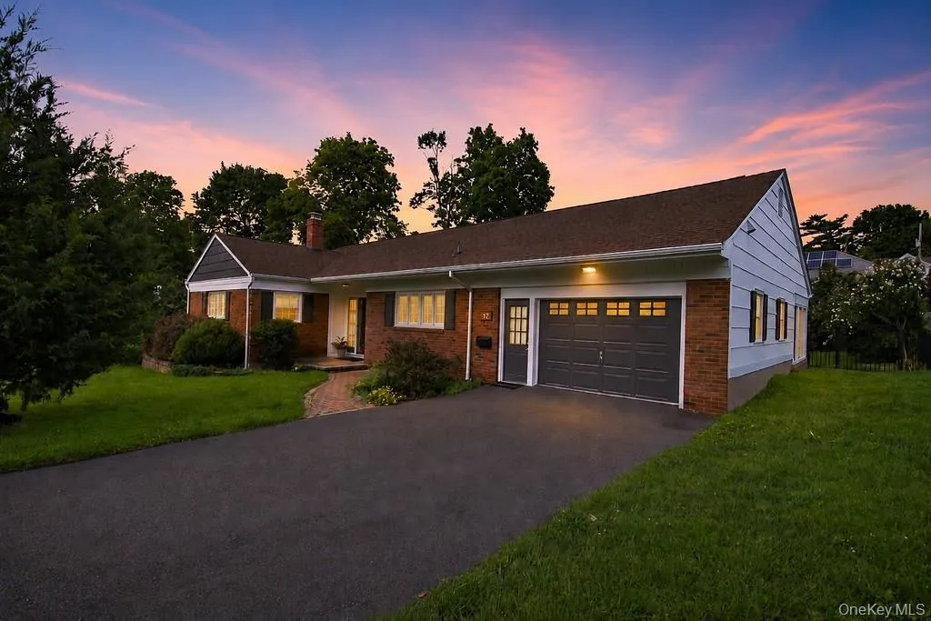 17 Talbot Avenue, Beacon, NY, 3 Bedrooms Bedrooms, 9 Rooms Rooms,2 BathroomsBathrooms,Residential,For Rent,Talbot,0,1032524 17 Talbot Avenue, Beacon, NY, 3 Bedrooms Bedrooms, 9 Rooms Rooms,2 BathroomsBathrooms,Residential,For Rent,Talbot,0,1032524