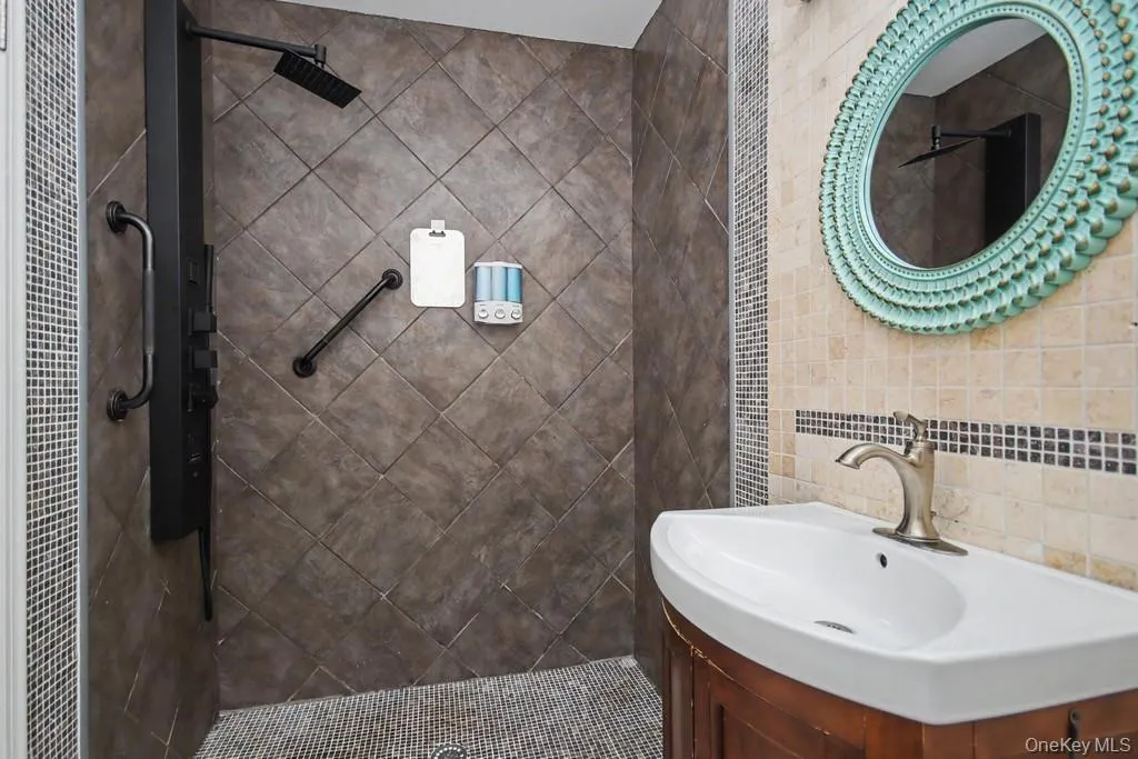 17 Talbot Avenue, Beacon, NY, 3 Bedrooms Bedrooms, 9 Rooms Rooms,2 BathroomsBathrooms,Residential,For Rent,Talbot,0,1032524 17 Talbot Avenue, Beacon, NY, 3 Bedrooms Bedrooms, 9 Rooms Rooms,2 BathroomsBathrooms,Residential,For Rent,Talbot,0,1032524