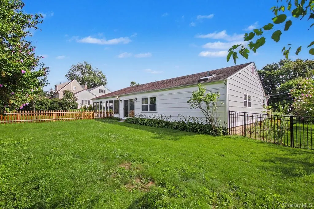 17 Talbot Avenue, Beacon, NY, 3 Bedrooms Bedrooms, 9 Rooms Rooms,2 BathroomsBathrooms,Residential,For Rent,Talbot,0,1032524 17 Talbot Avenue, Beacon, NY, 3 Bedrooms Bedrooms, 9 Rooms Rooms,2 BathroomsBathrooms,Residential,For Rent,Talbot,0,1032524