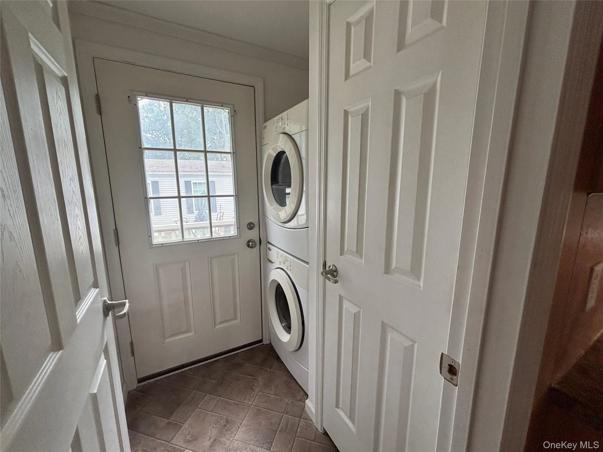 1661 Old Country Road, Riverhead, NY, 2 Bedrooms Bedrooms, 6 Rooms Rooms,2 BathroomsBathrooms,Residential,For Rent,Old Country,0,1032525 1661 Old Country Road, Riverhead, NY, 2 Bedrooms Bedrooms, 6 Rooms Rooms,2 BathroomsBathrooms,Residential,For Rent,Old Country,0,1032525