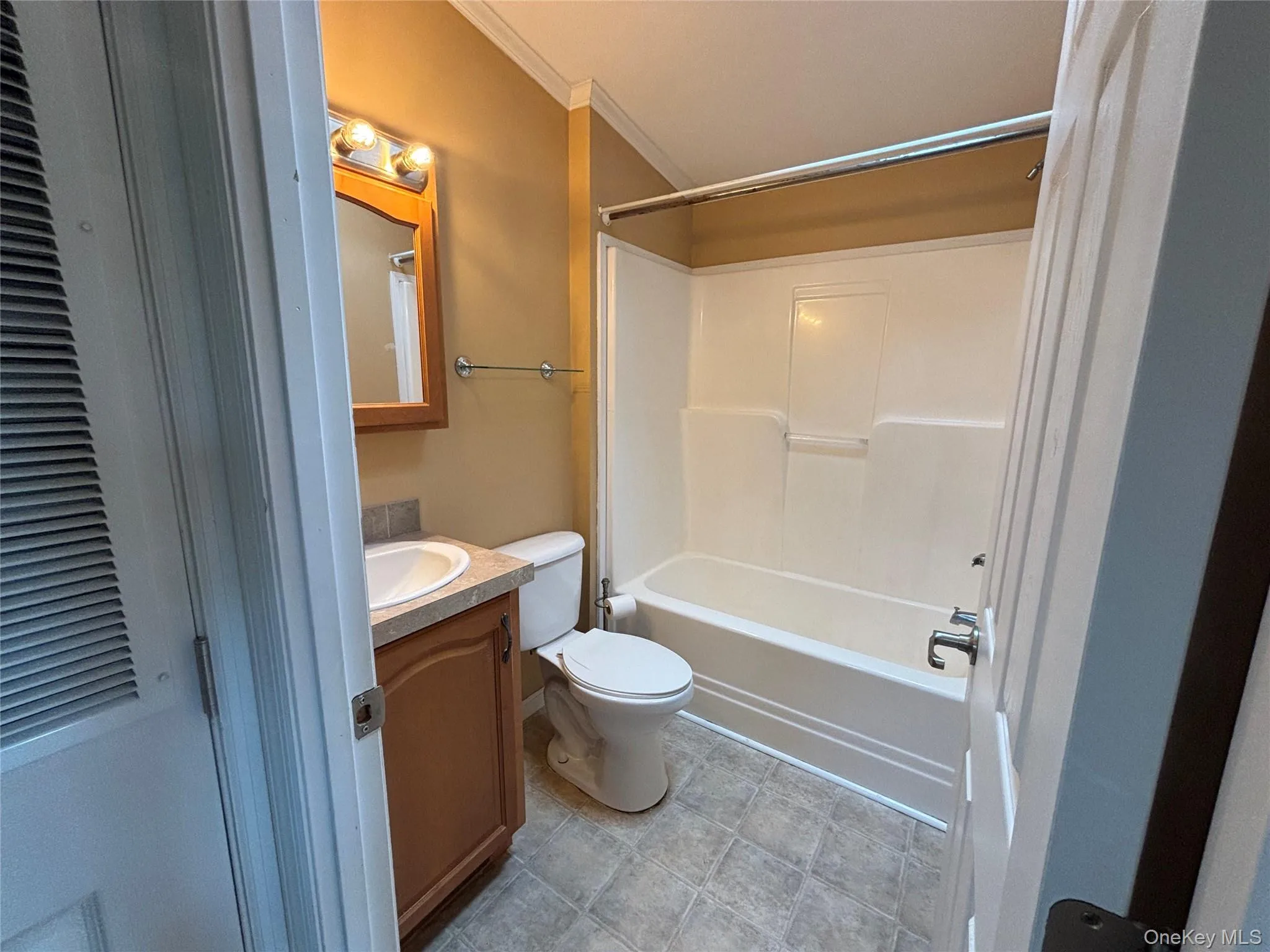 1661 Old Country Road, Riverhead, NY, 2 Bedrooms Bedrooms, 6 Rooms Rooms,2 BathroomsBathrooms,Residential,For Rent,Old Country,0,1032525 1661 Old Country Road, Riverhead, NY, 2 Bedrooms Bedrooms, 6 Rooms Rooms,2 BathroomsBathrooms,Residential,For Rent,Old Country,0,1032525