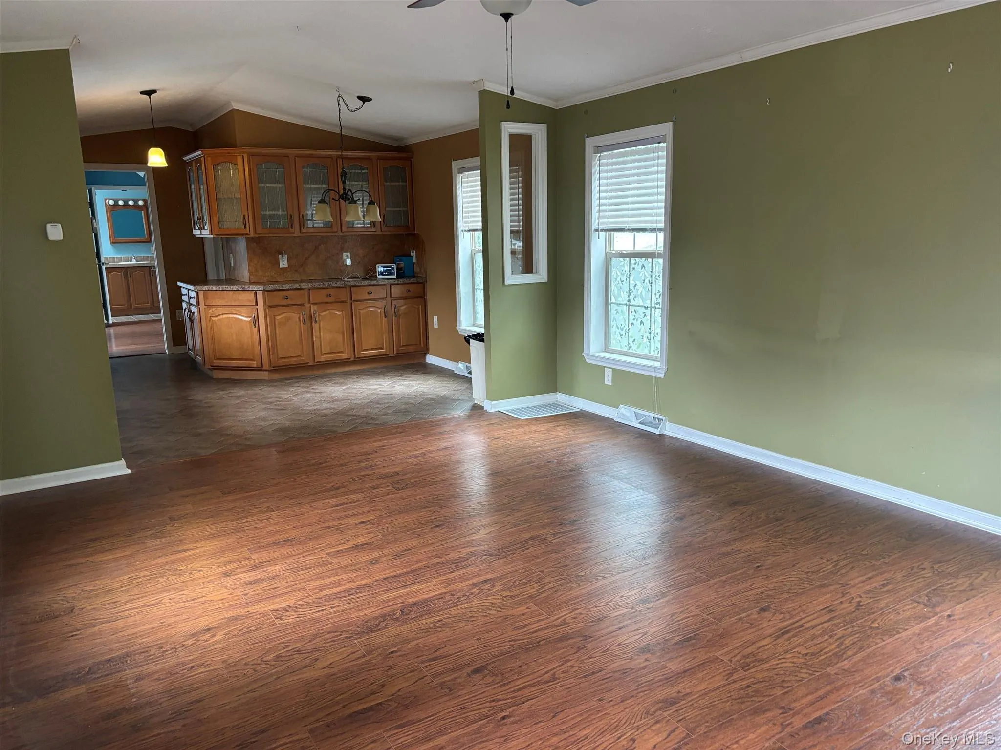 1661 Old Country Road, Riverhead, NY, 2 Bedrooms Bedrooms, 6 Rooms Rooms,2 BathroomsBathrooms,Residential,For Rent,Old Country,0,1032525 1661 Old Country Road, Riverhead, NY, 2 Bedrooms Bedrooms, 6 Rooms Rooms,2 BathroomsBathrooms,Residential,For Rent,Old Country,0,1032525