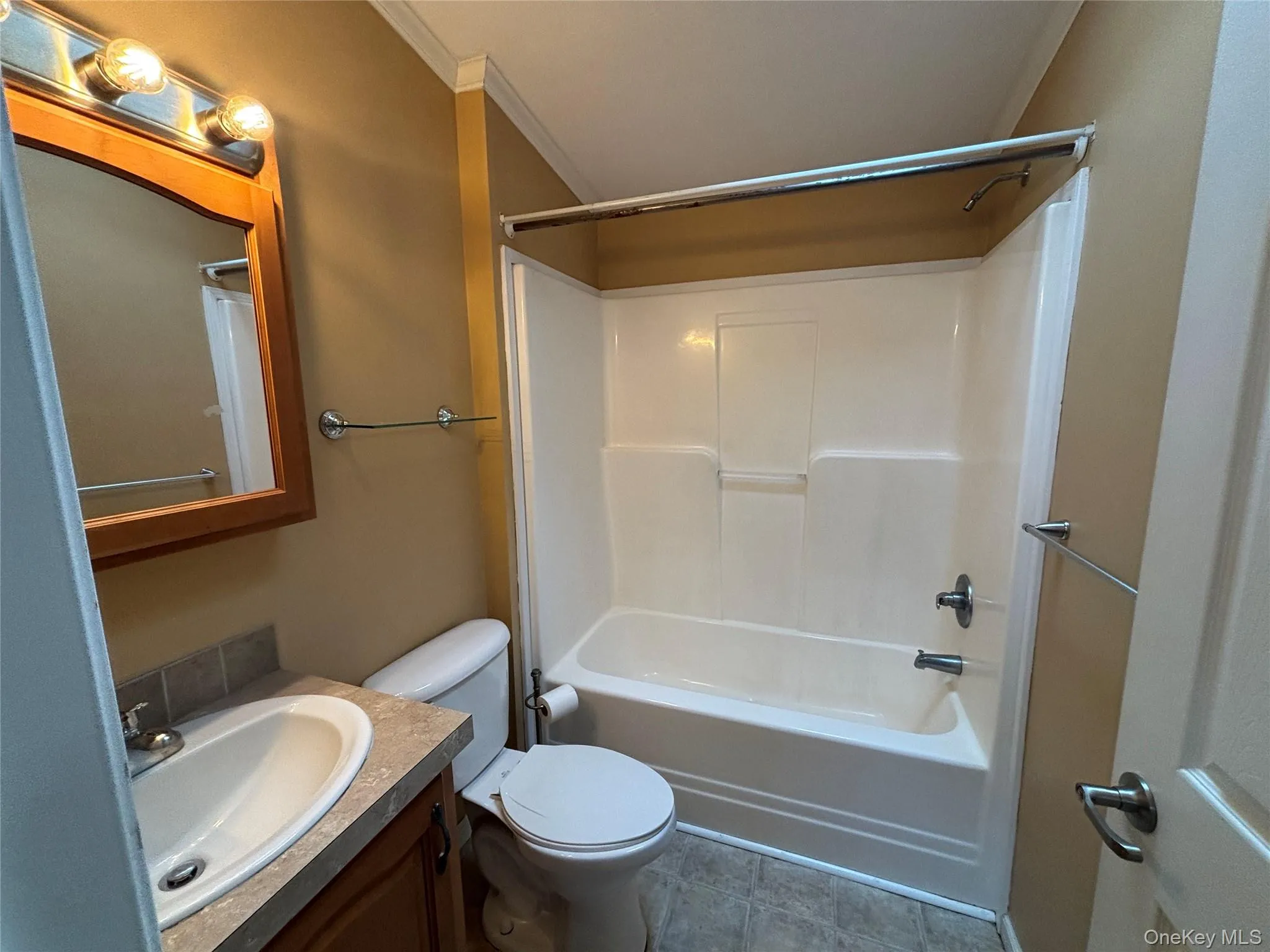 1661 Old Country Road, Riverhead, NY, 2 Bedrooms Bedrooms, 6 Rooms Rooms,2 BathroomsBathrooms,Residential,For Rent,Old Country,0,1032525 1661 Old Country Road, Riverhead, NY, 2 Bedrooms Bedrooms, 6 Rooms Rooms,2 BathroomsBathrooms,Residential,For Rent,Old Country,0,1032525