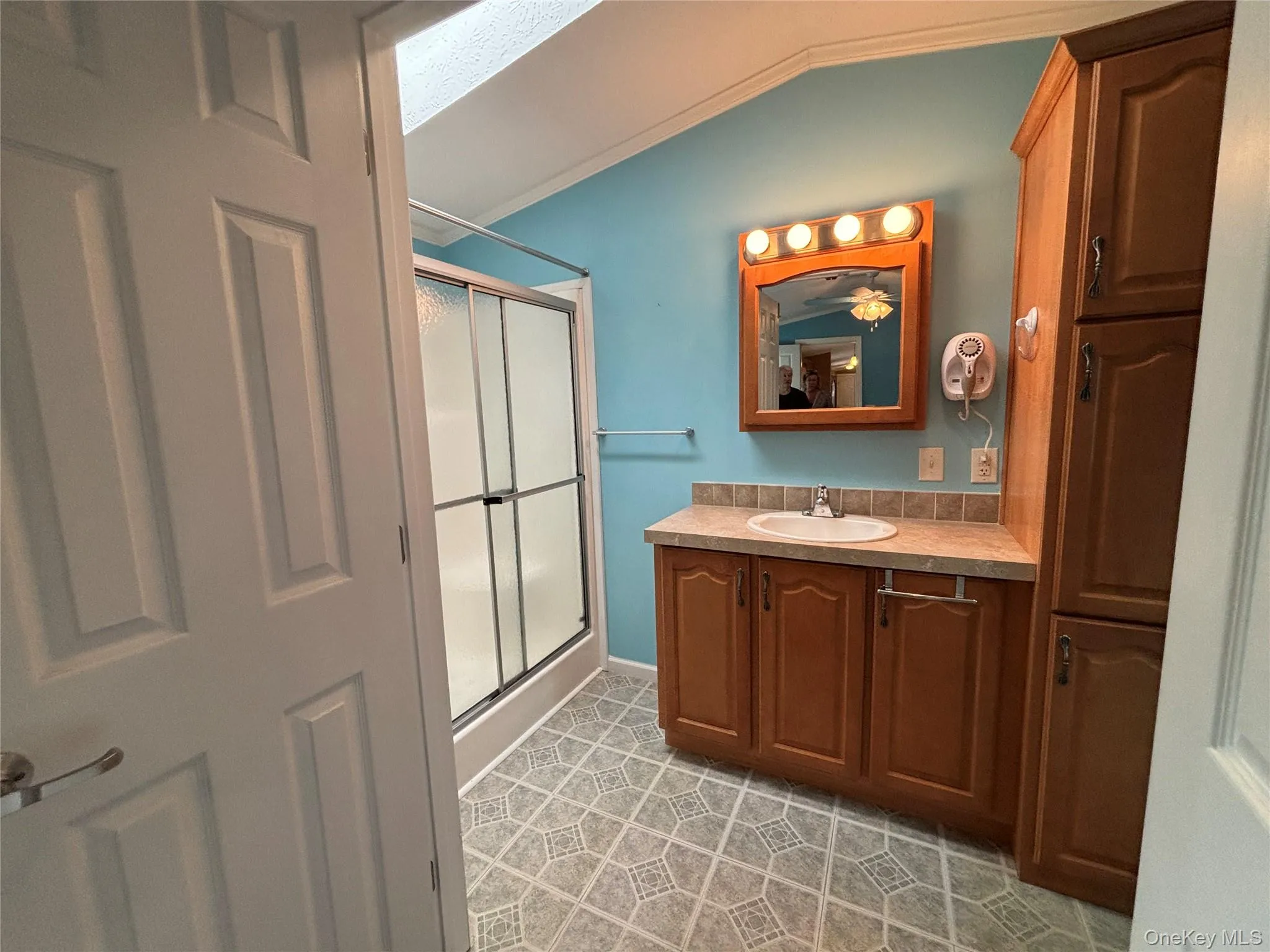 1661 Old Country Road, Riverhead, NY, 2 Bedrooms Bedrooms, 6 Rooms Rooms,2 BathroomsBathrooms,Residential,For Rent,Old Country,0,1032525 1661 Old Country Road, Riverhead, NY, 2 Bedrooms Bedrooms, 6 Rooms Rooms,2 BathroomsBathrooms,Residential,For Rent,Old Country,0,1032525