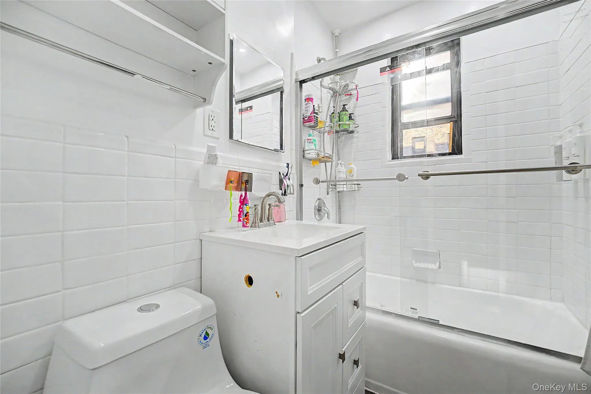 226-26 Union Turnpike, New York, NY, 2 Bedrooms Bedrooms, 5 Rooms Rooms,1 BathroomBathrooms,Residential,For Rent,Union Turnpike,0,1032528 226-26 Union Turnpike, New York, NY, 2 Bedrooms Bedrooms, 5 Rooms Rooms,1 BathroomBathrooms,Residential,For Rent,Union Turnpike,0,1032528
