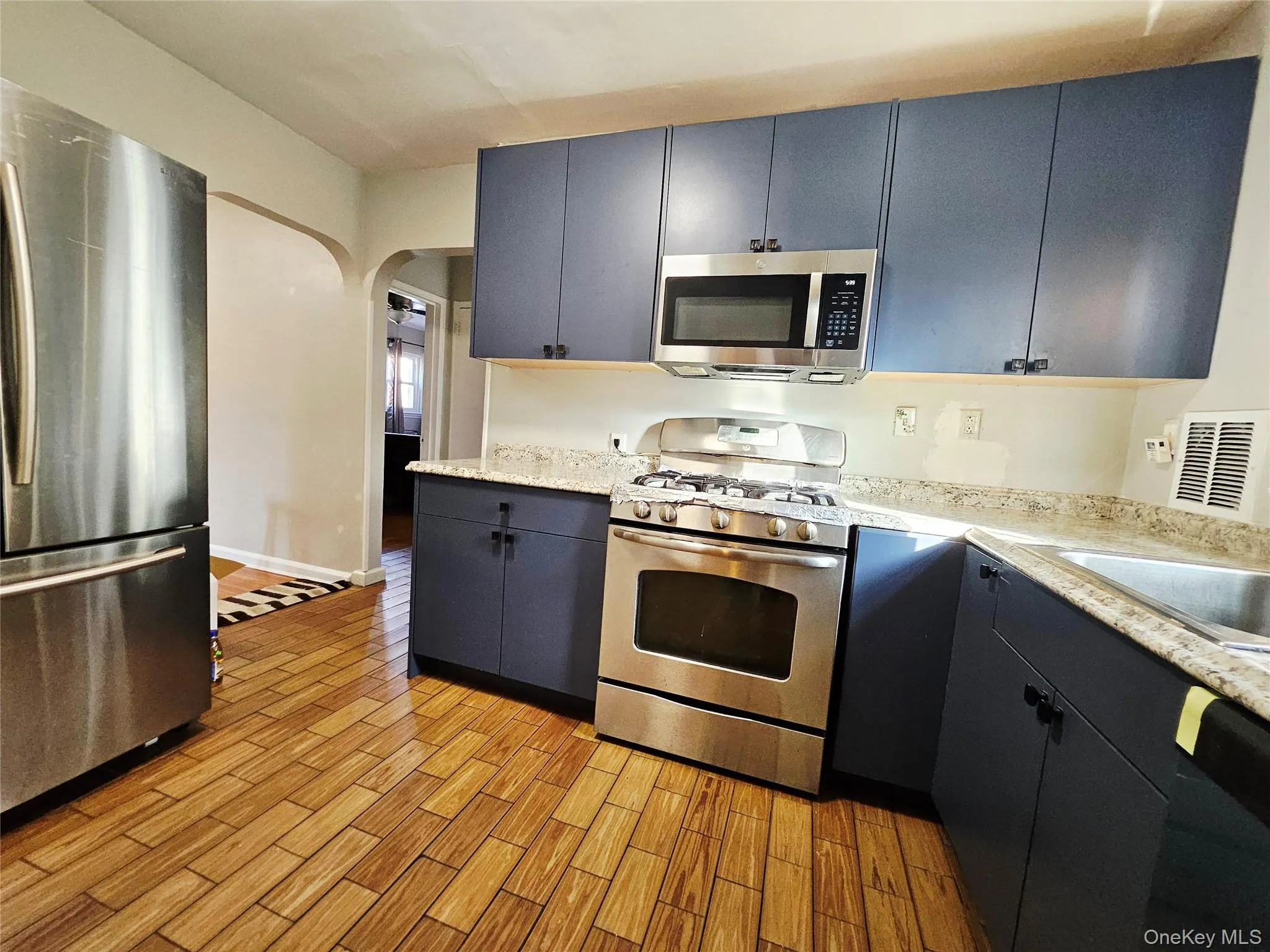 8333 251st Street, New York, NY, 4 Bedrooms Bedrooms, 11 Rooms Rooms,3 BathroomsBathrooms,Residential,For Rent,251st,0,1032529 8333 251st Street, New York, NY, 4 Bedrooms Bedrooms, 11 Rooms Rooms,3 BathroomsBathrooms,Residential,For Rent,251st,0,1032529