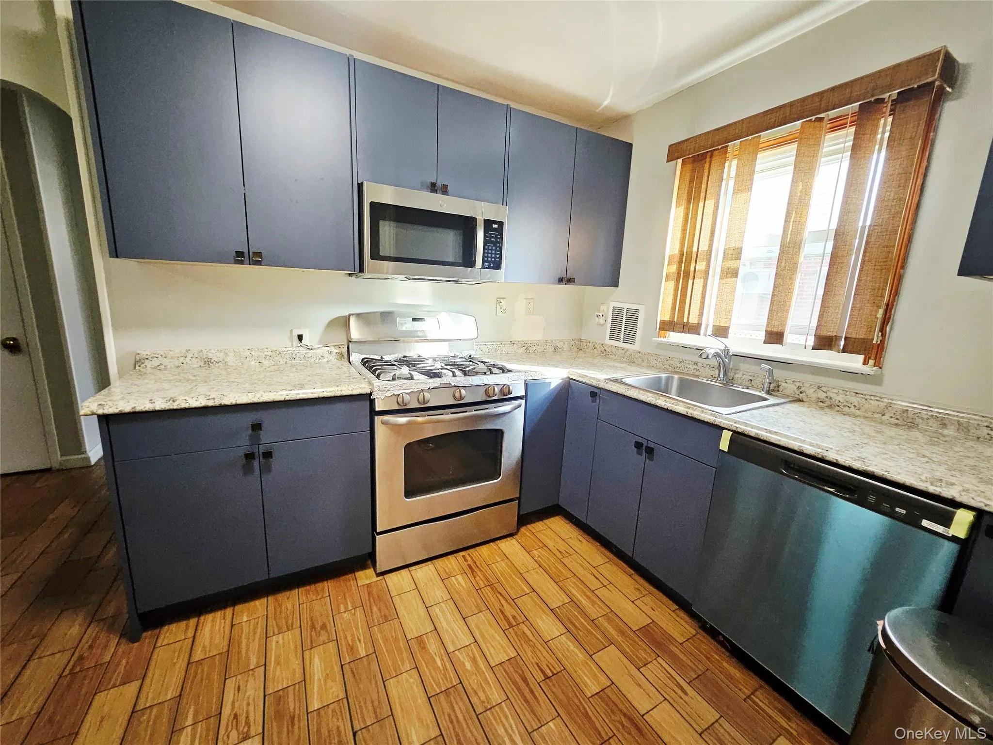8333 251st Street, New York, NY, 4 Bedrooms Bedrooms, 11 Rooms Rooms,3 BathroomsBathrooms,Residential,For Rent,251st,0,1032529 8333 251st Street, New York, NY, 4 Bedrooms Bedrooms, 11 Rooms Rooms,3 BathroomsBathrooms,Residential,For Rent,251st,0,1032529